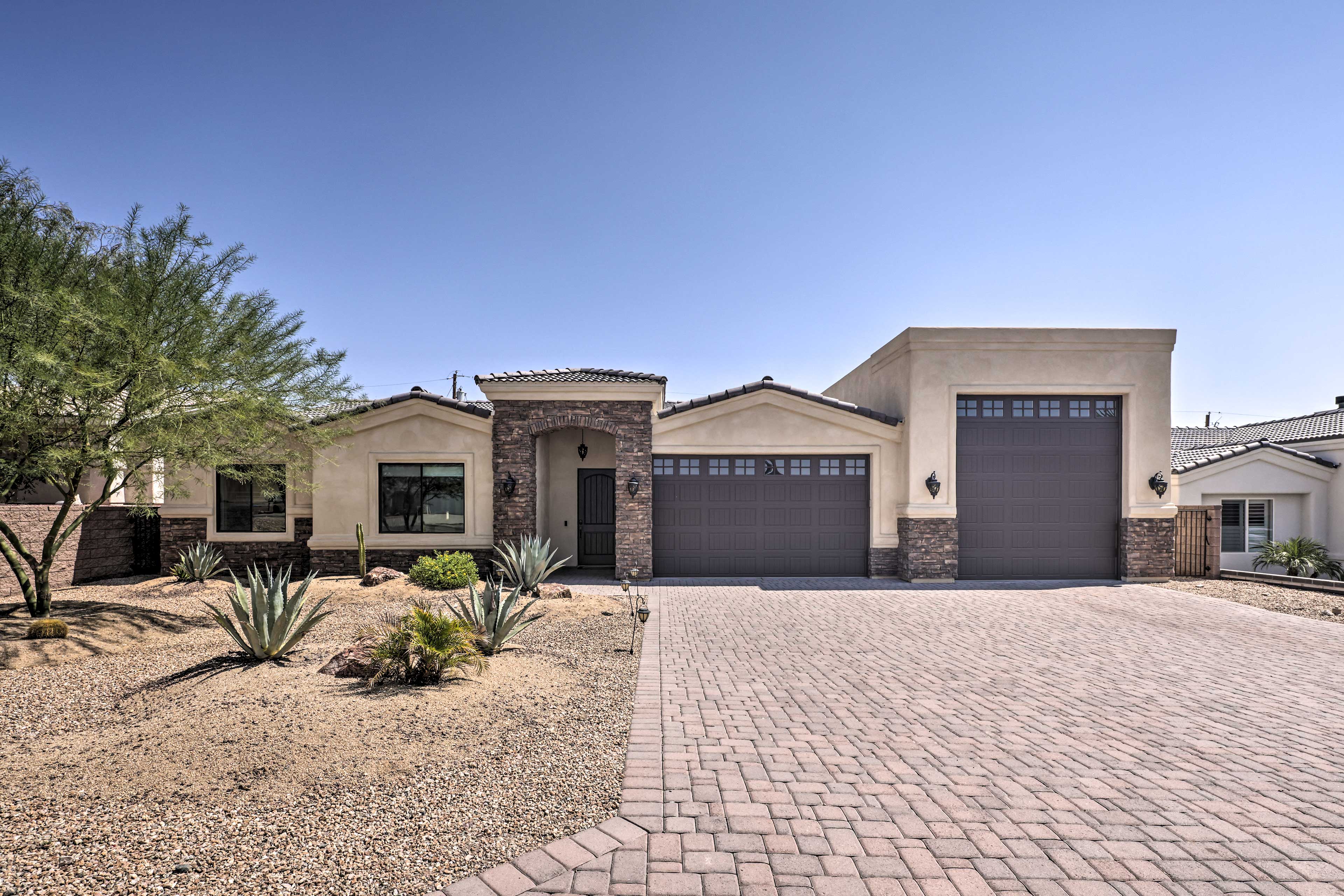 Property Image 2 - High-End Lake Havasu Home w/ Pool & Hot Tub!