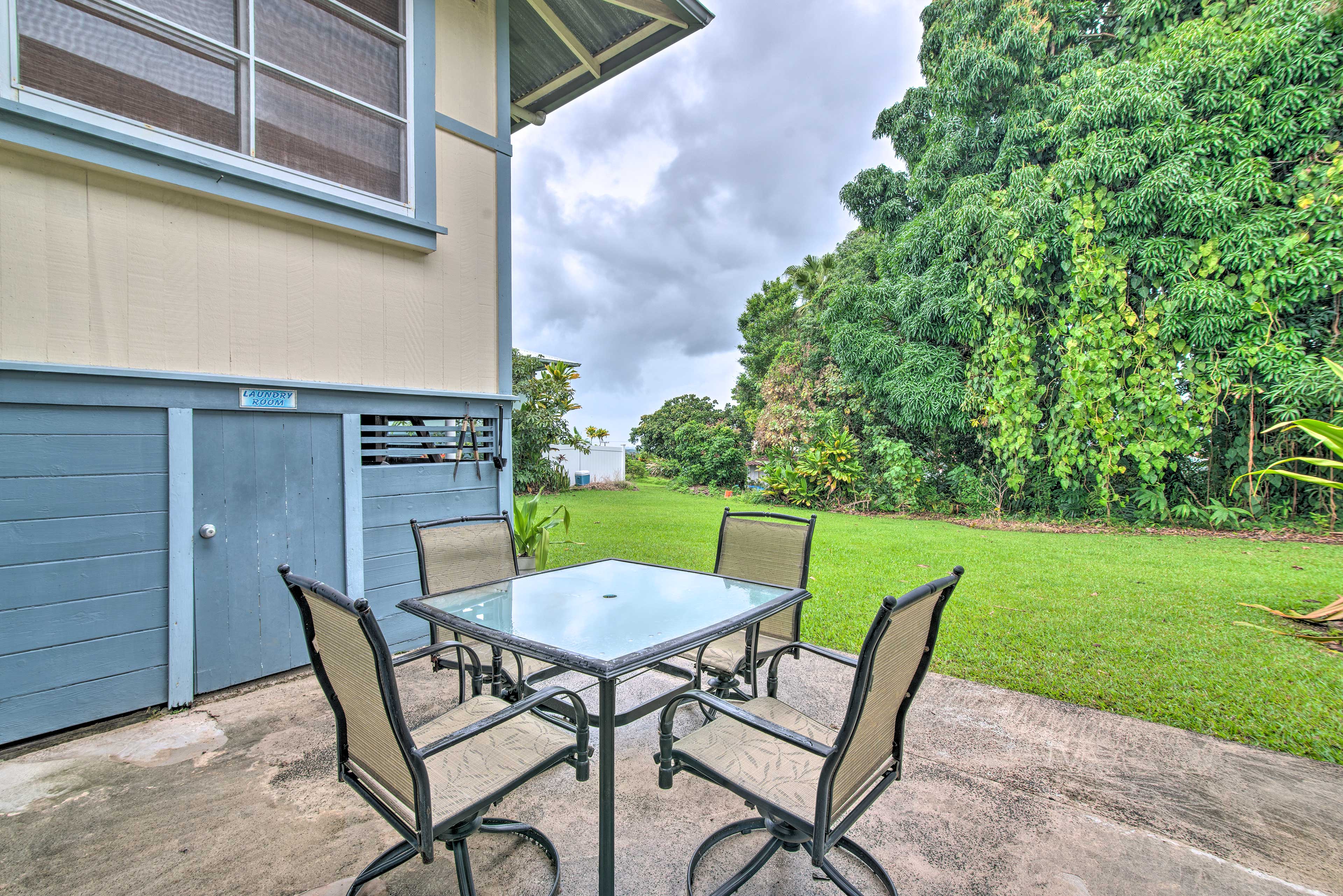 Property Image 2 - Hilo Home Base - 3 Miles to State Park & Beach!
