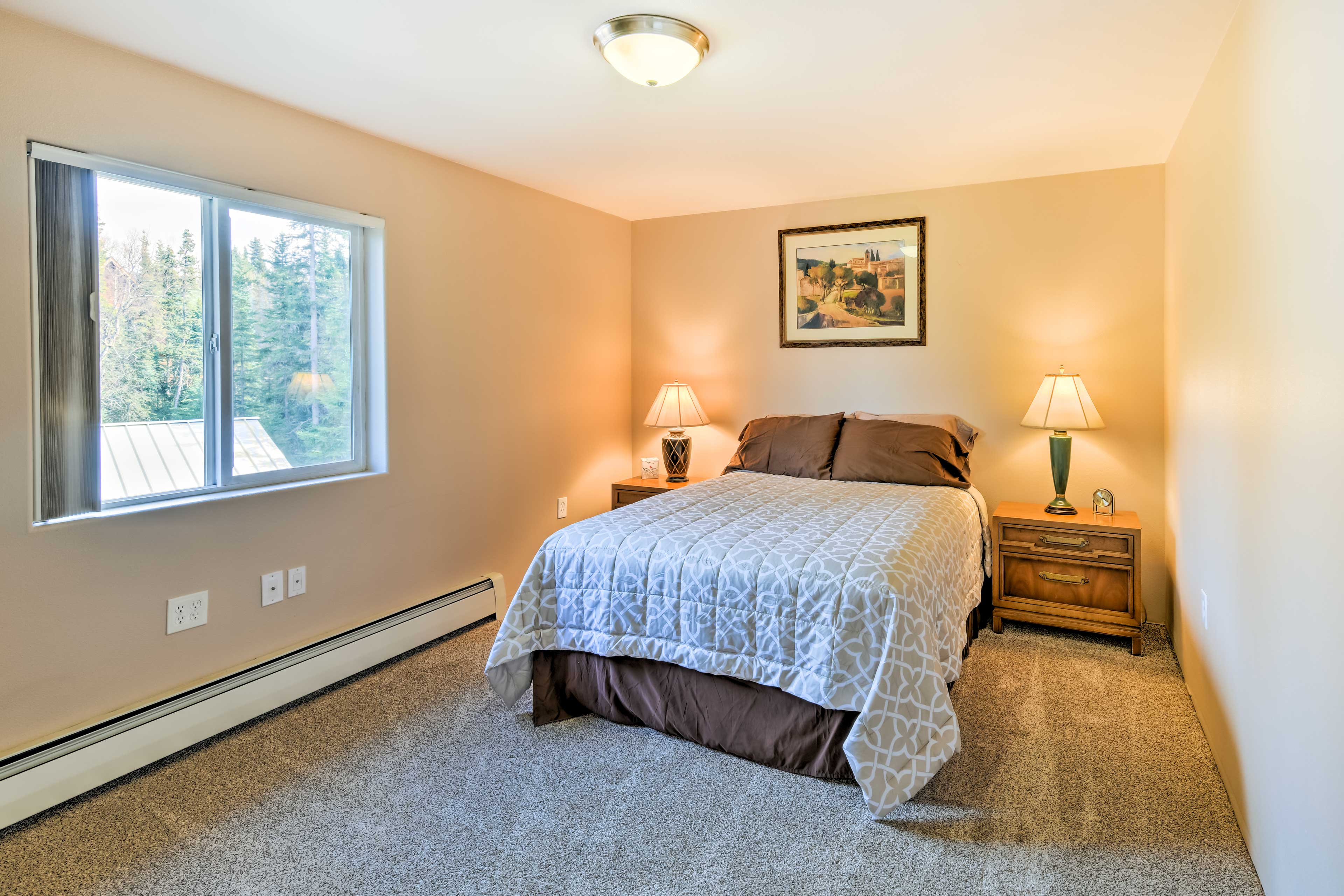 Hillside Anchorage Home by Hiking & Biking Trails!