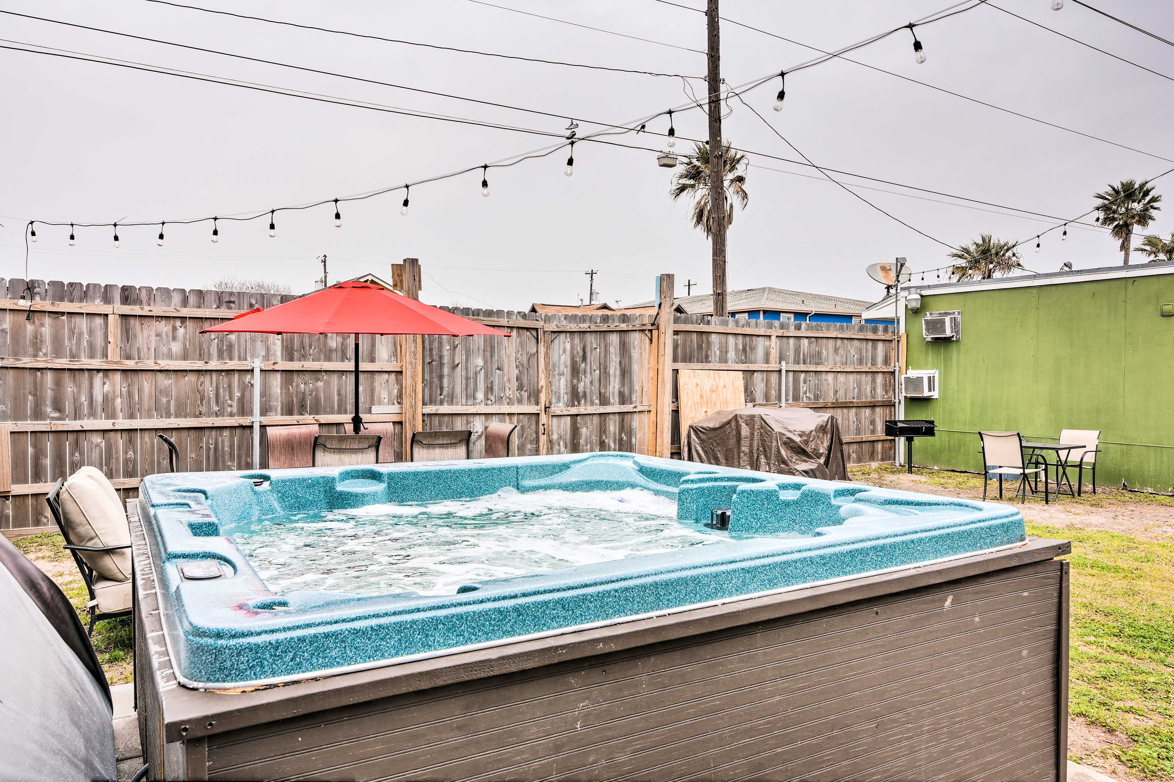 Property Image 2 - Walkable Galveston Apartment w/ Hot Tub Access