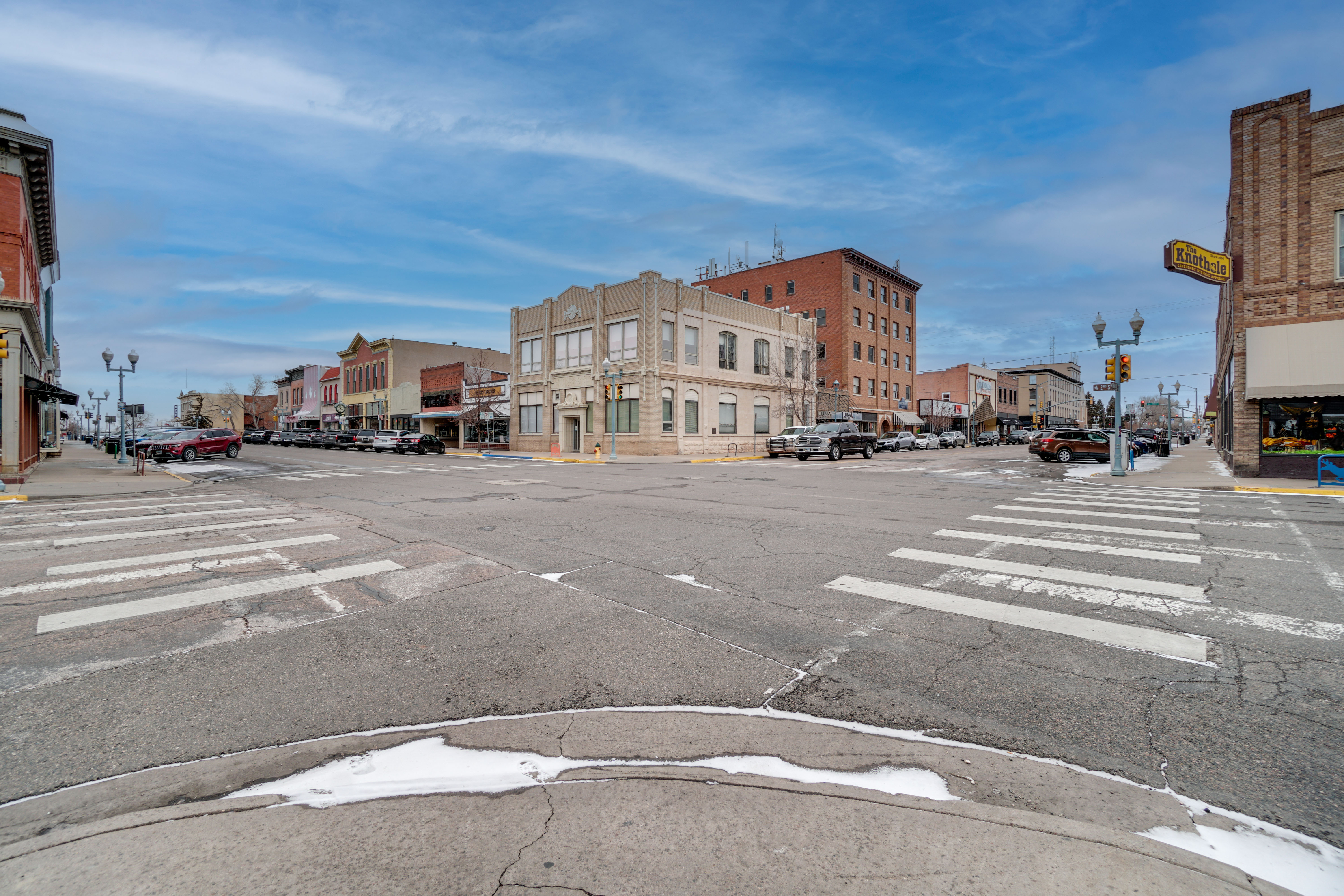 Historic DT Laramie Apartment: Deck + 1 Mi to UW!