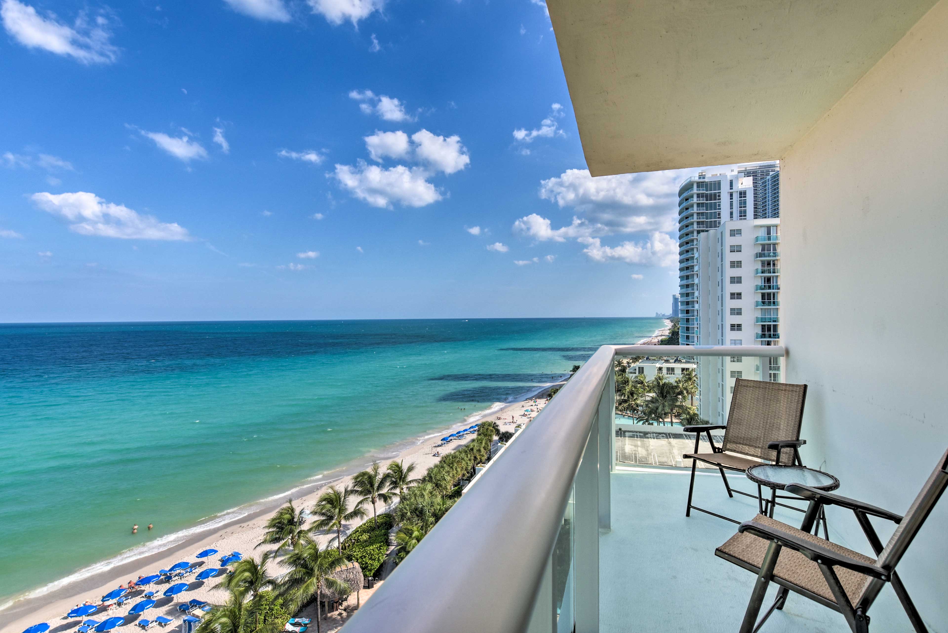 Property Image 1 - Hollywood Beachfront Condo w/Resort Amenities!