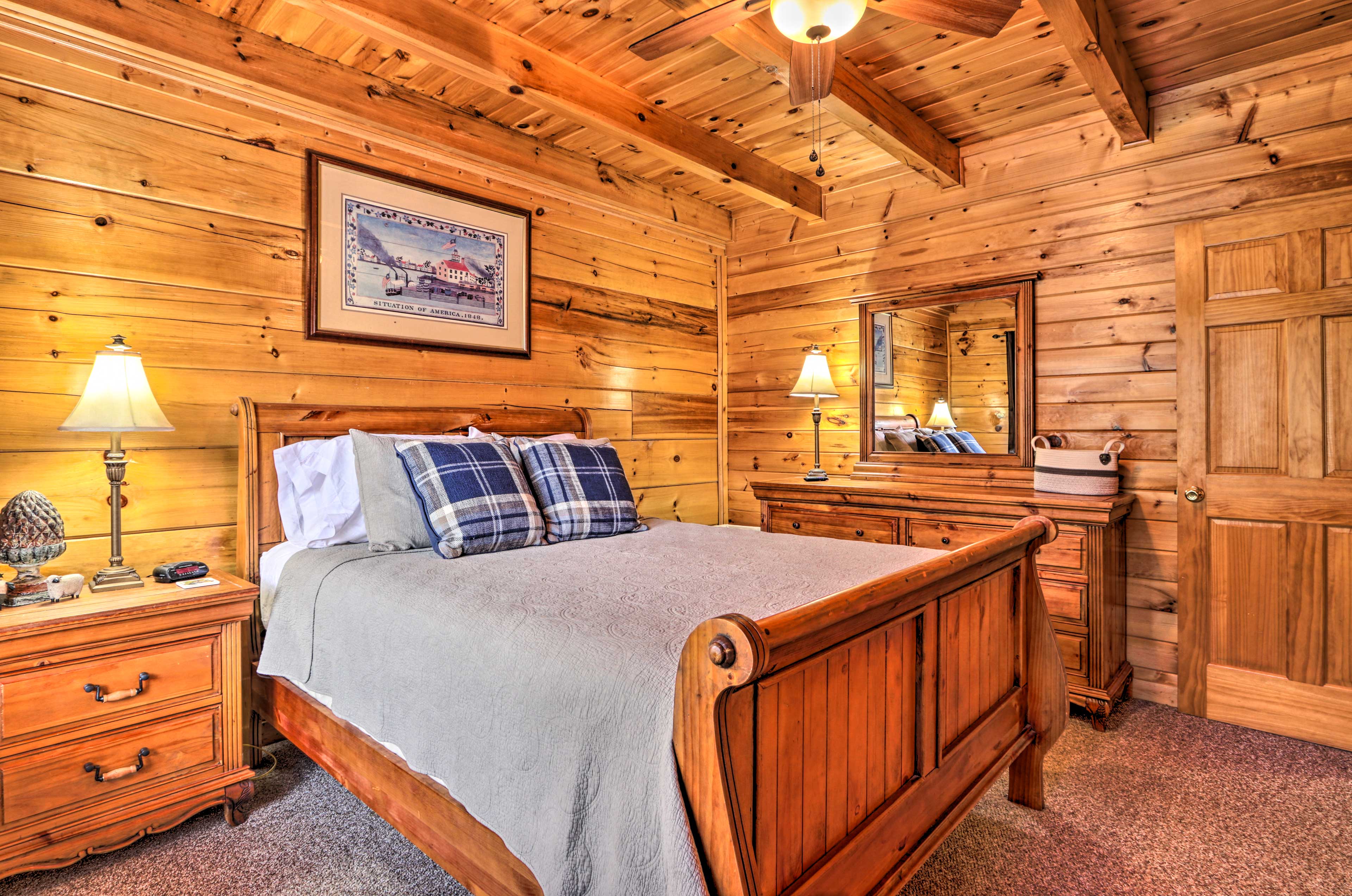 Homey Sevierville Cabin w/ Deck Near Pigeon Forge!