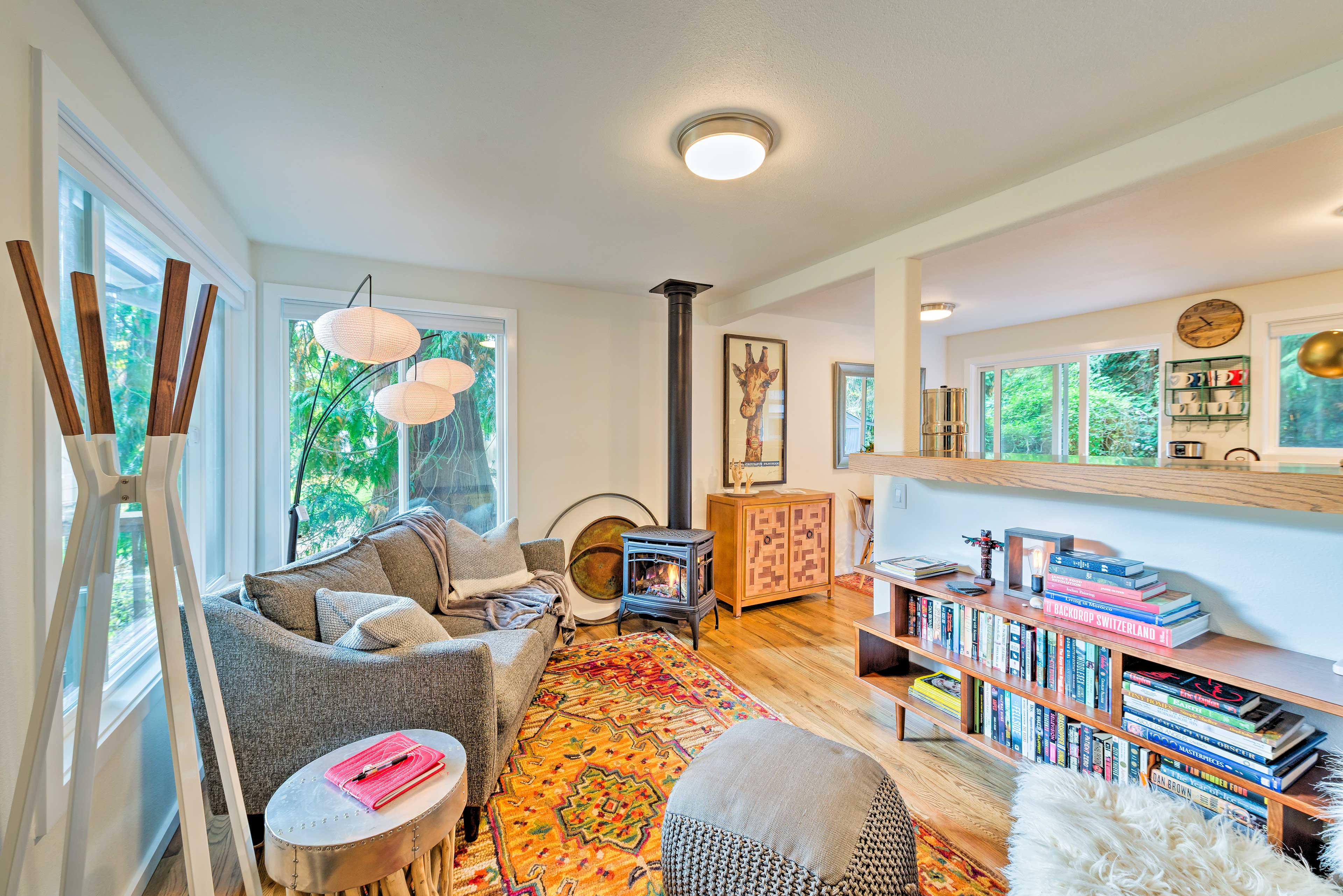 House w/ Deck on Whidbey Island, 1 Mi from Shore!