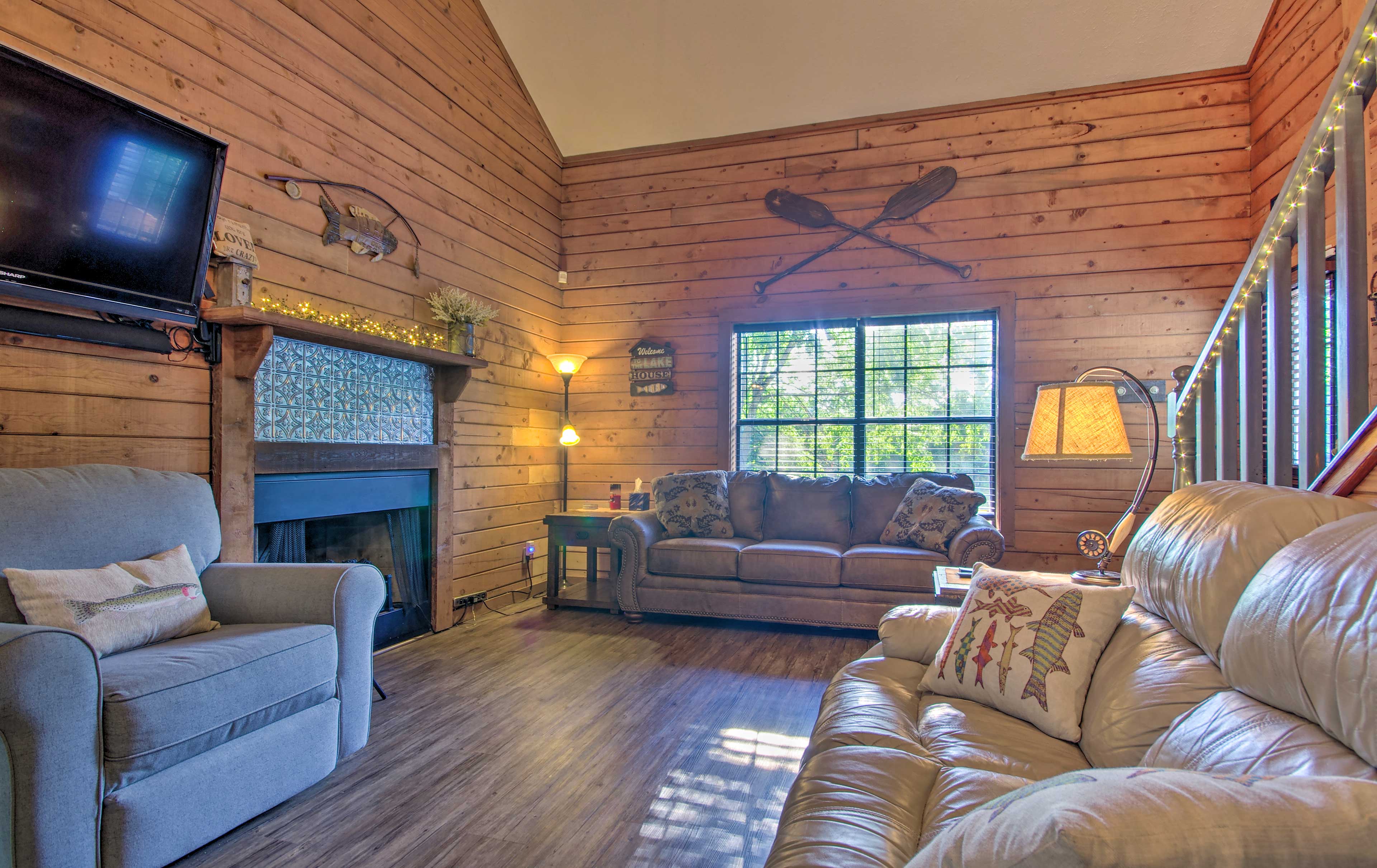 Property Image 1 - Charming Branson Getaway w/ Fireplace & Porch