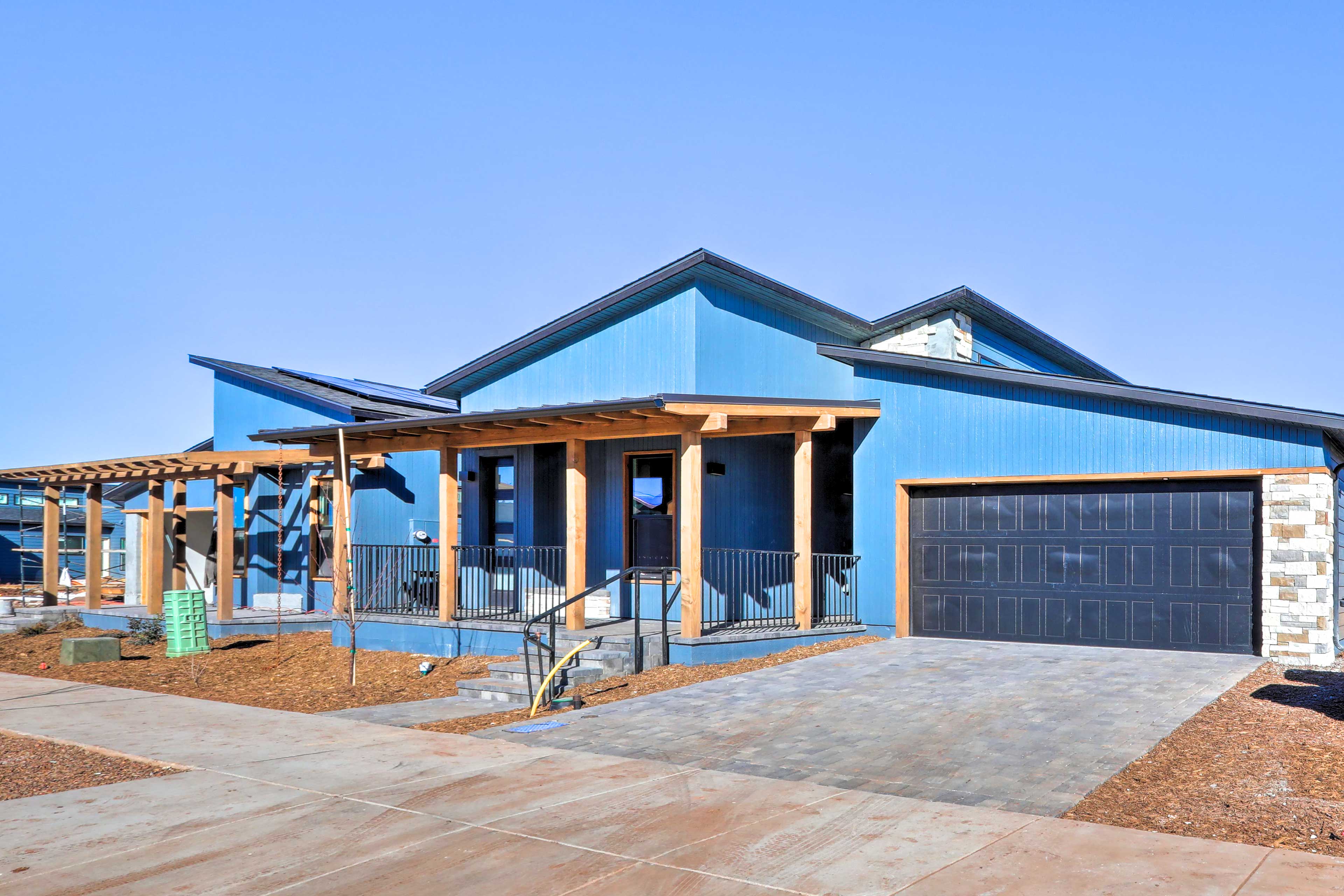 Flagstaff Home w/ Patios + Mount Humphries Views!