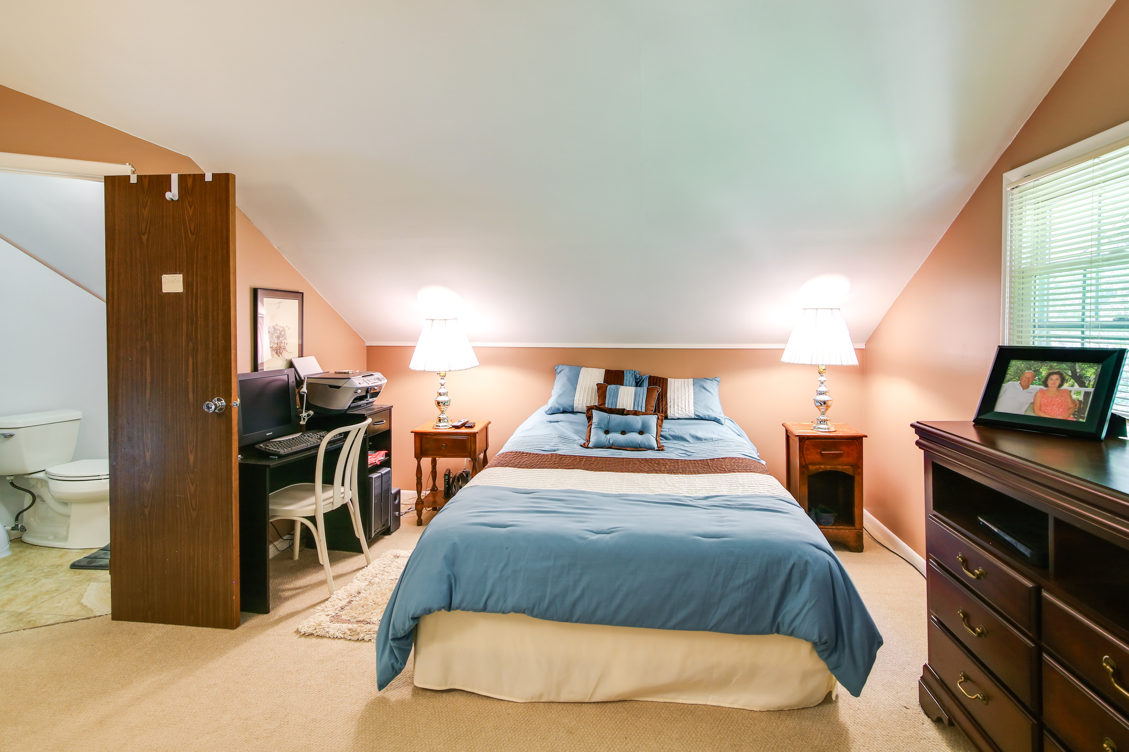 Hunter Hideaway w/ Yard & Deck: 3 Mi to Ski Slopes