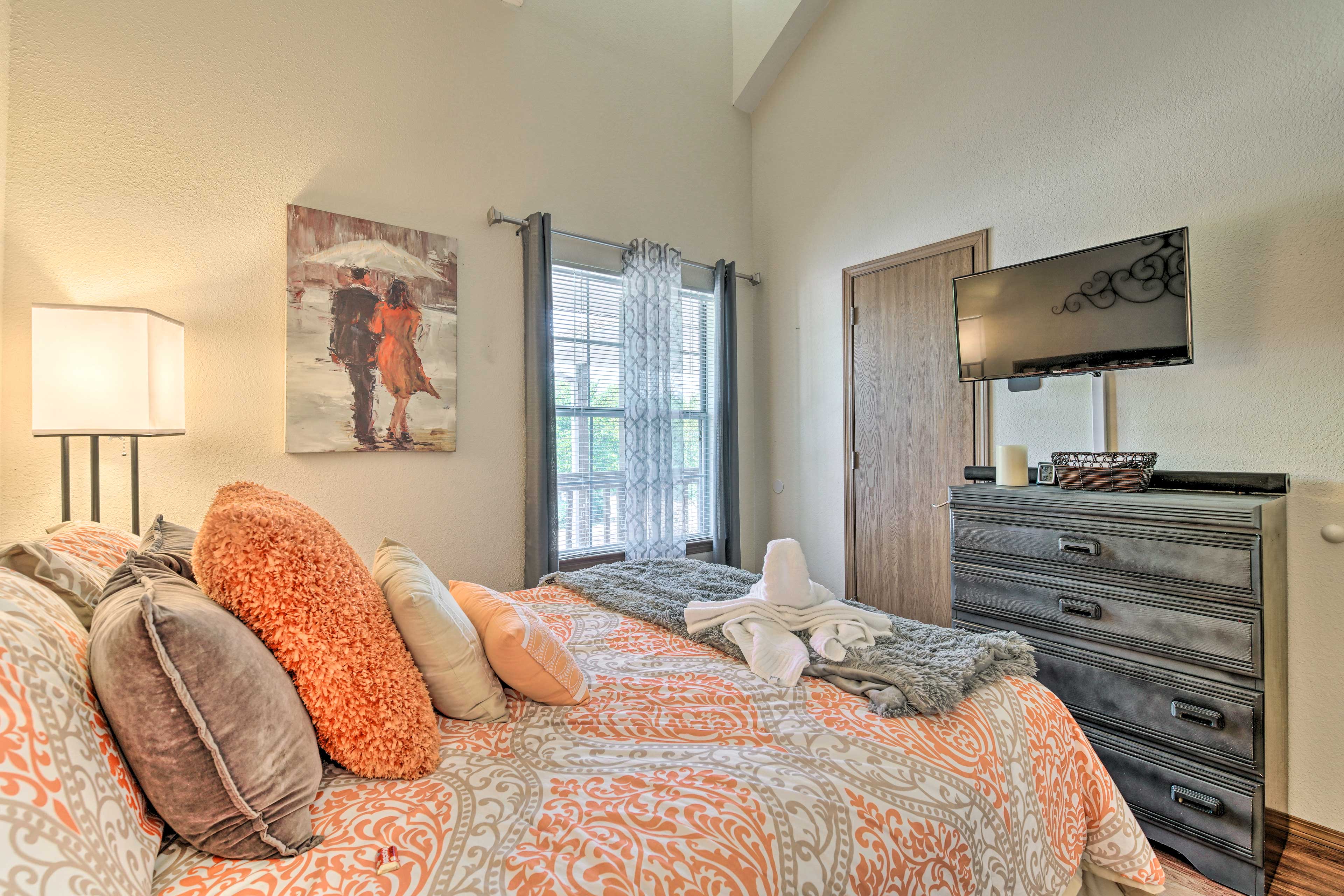 Cozy & Convenient Branson Condo w/ Balcony!