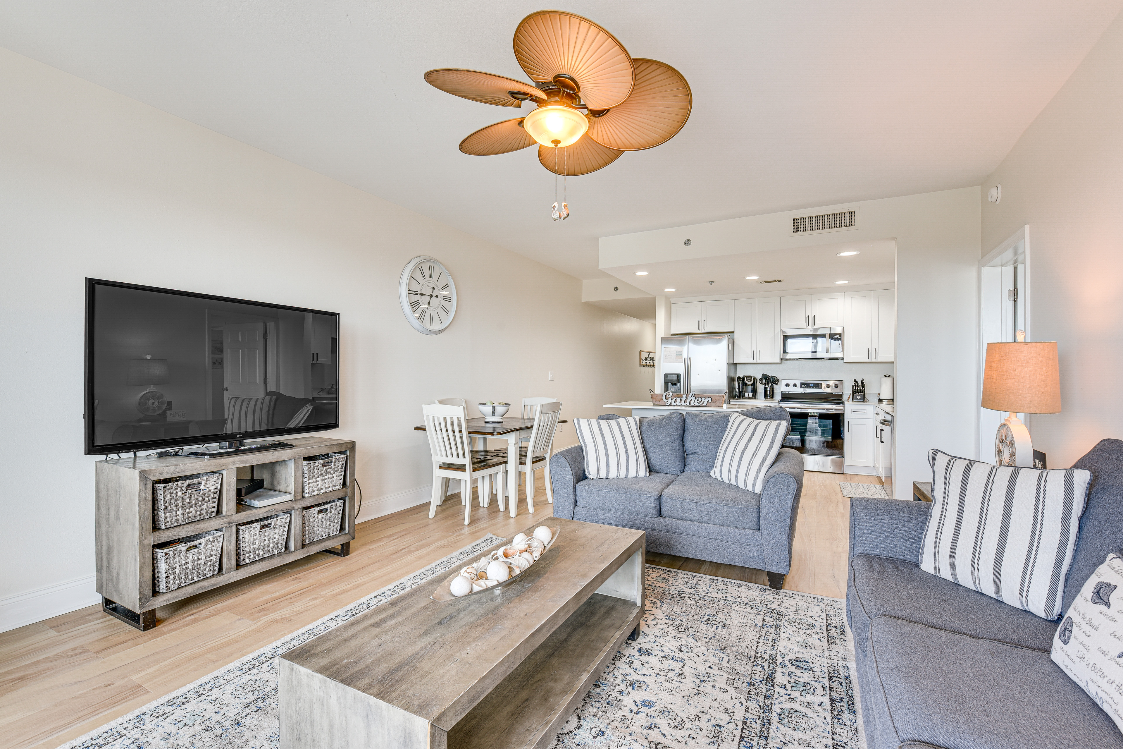 Comfy PCB Condo w/ View & Private Beach Access!