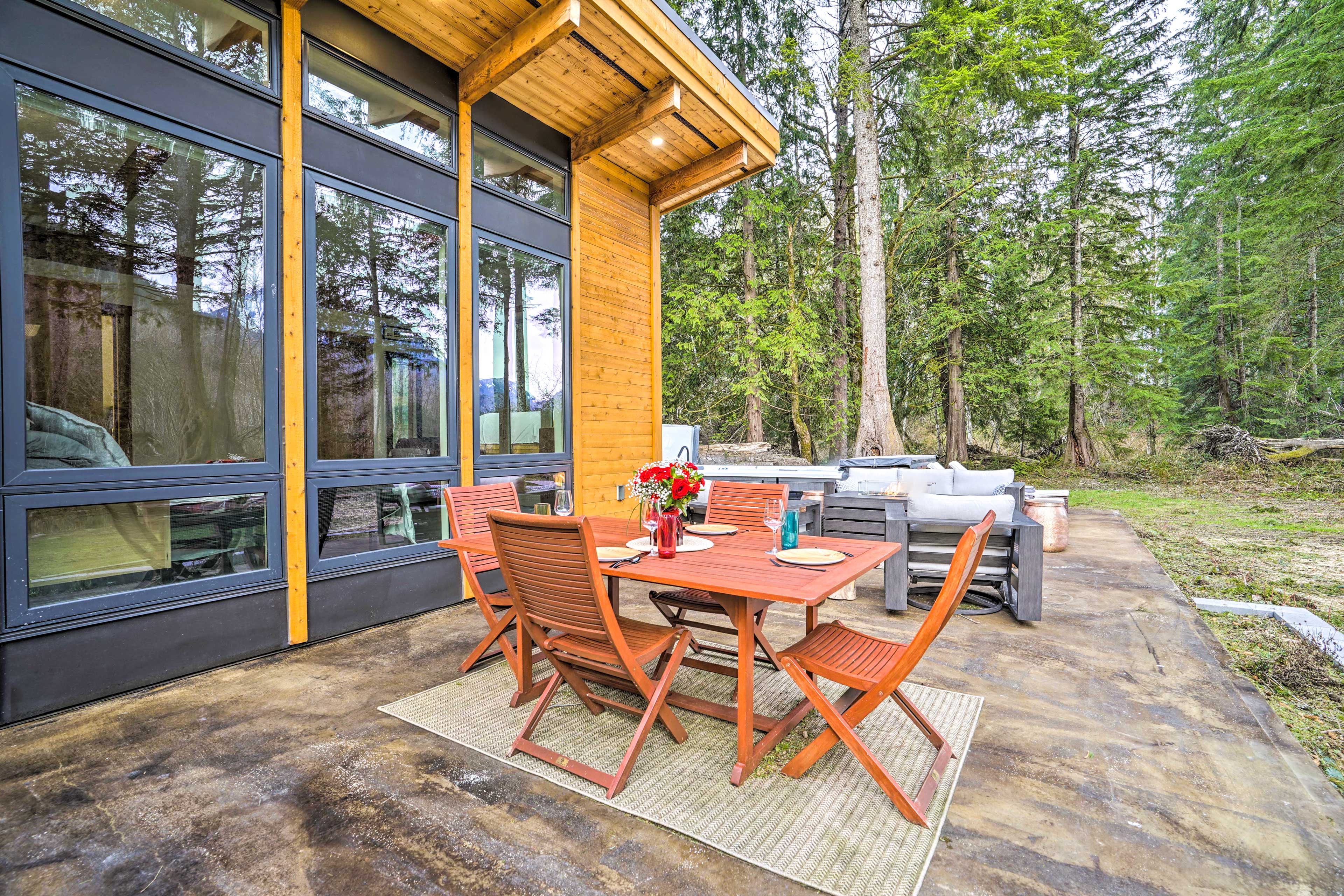 Property Image 2 - Gold Bar Cabin on Skykomish River: Heated Swim Spa