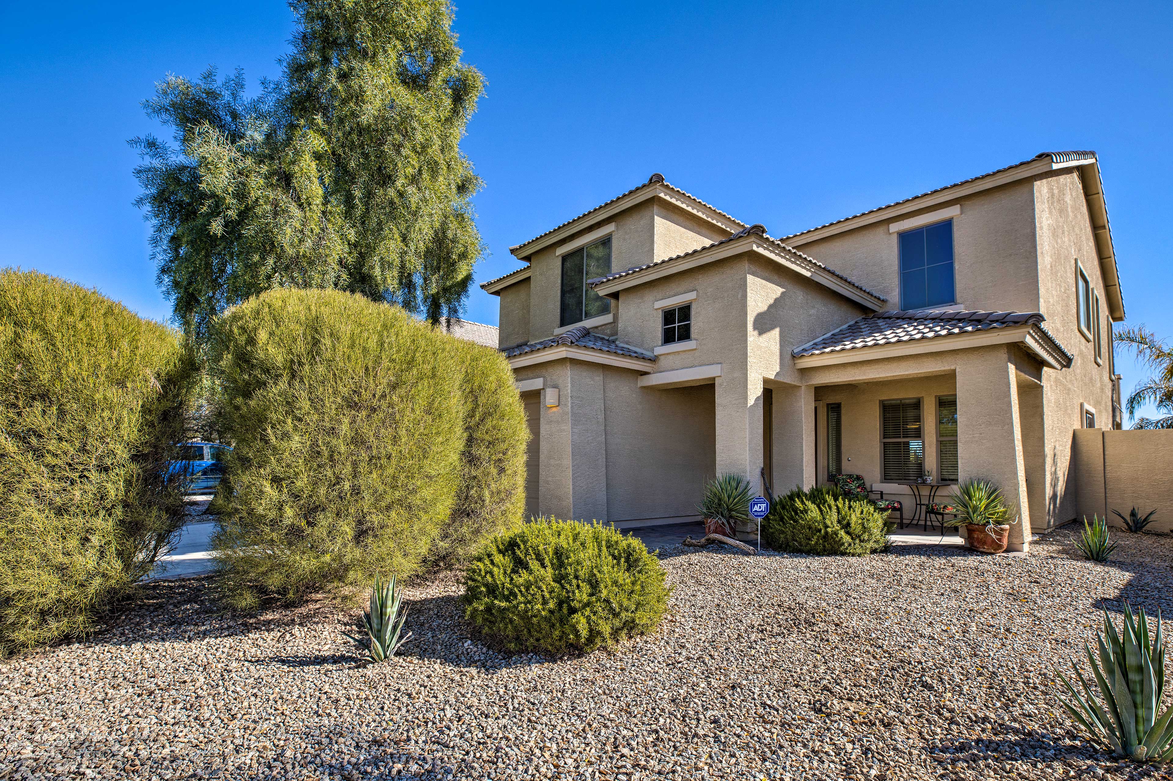 Property Image 2 - Sunny San Tan Valley Home w/ Grill on Golf Course!