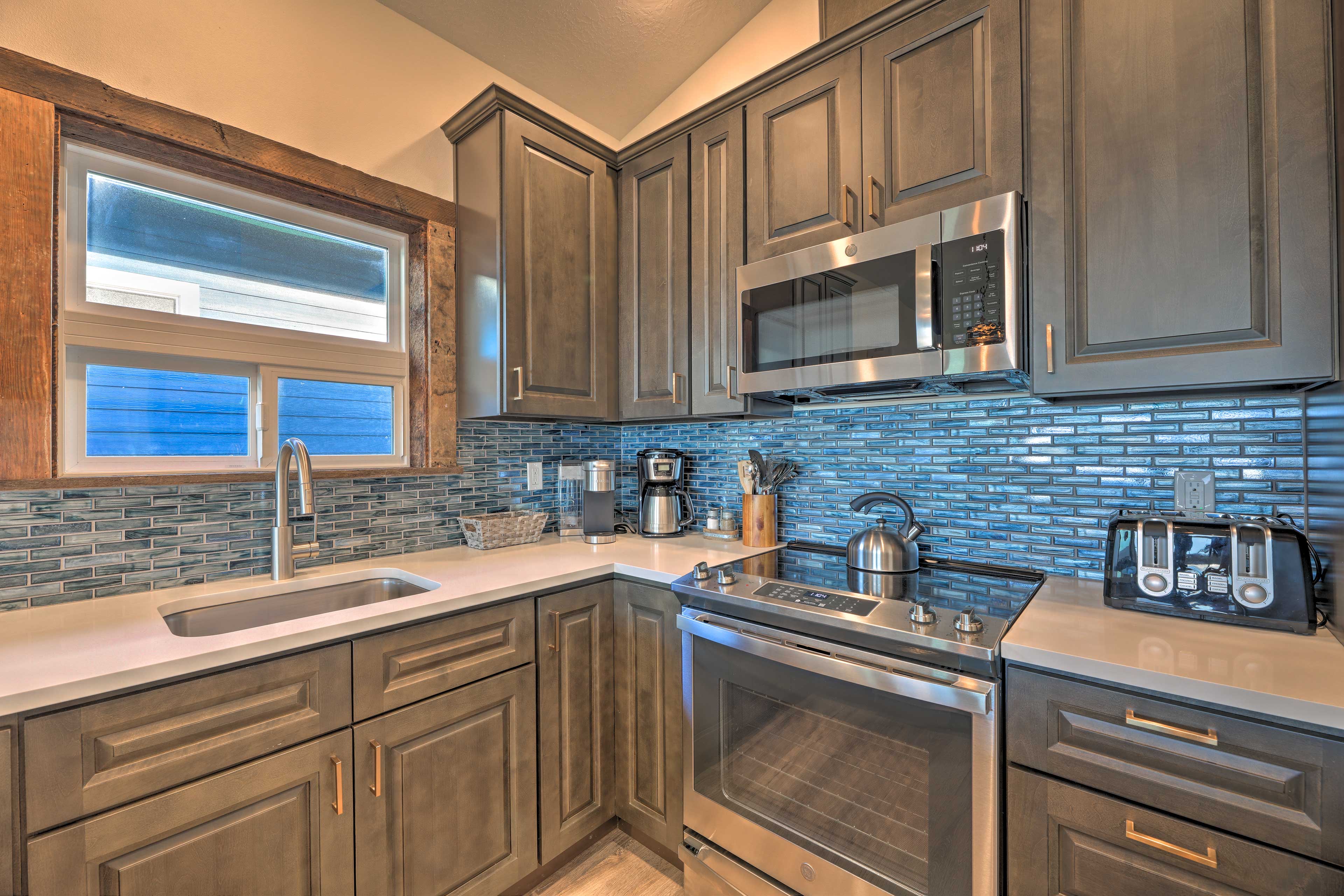 Sanderling Sea Cottages, Unit 7 w/ Beach Access!