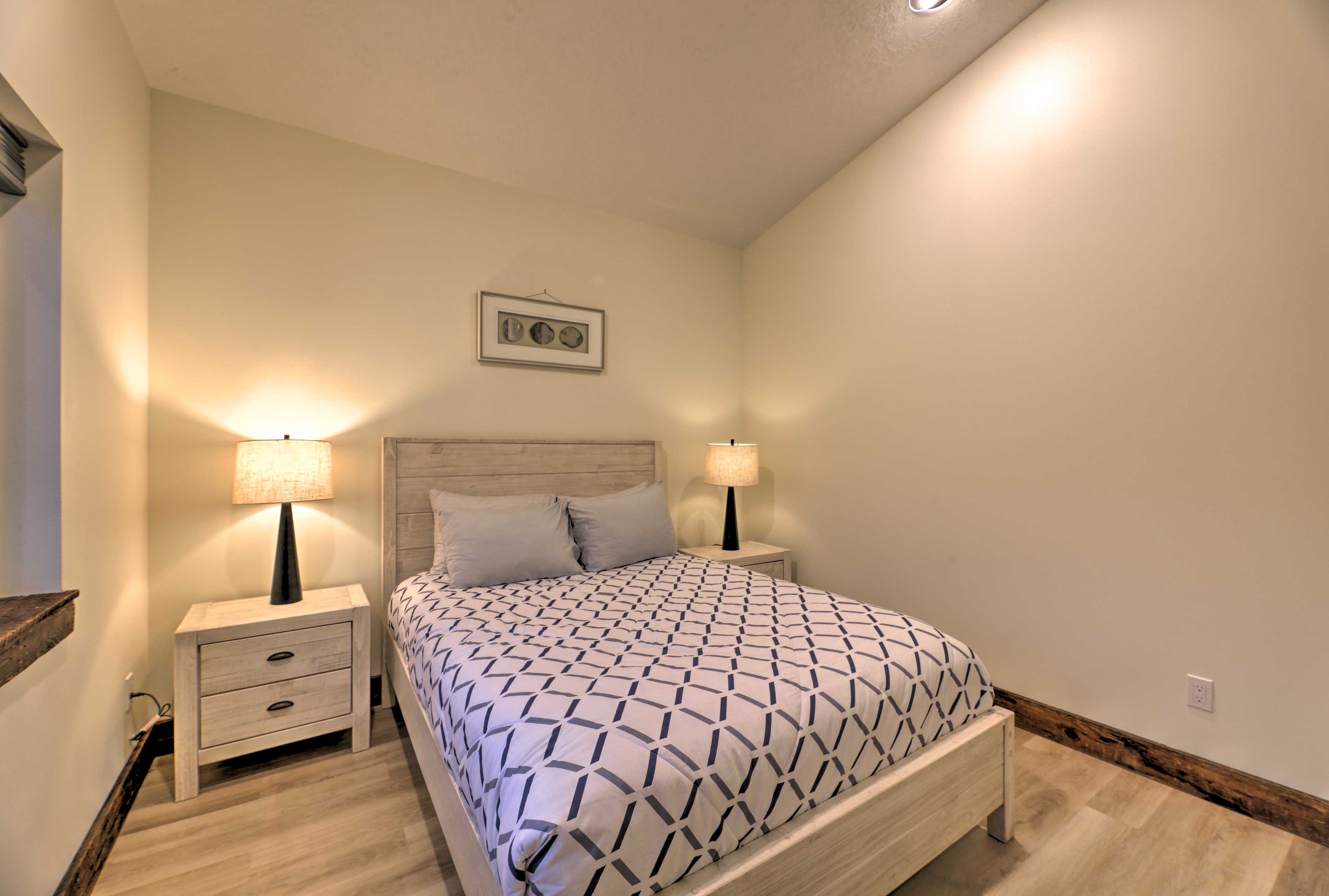 Sanderling Sea Cottages, Unit 5 w/ Ocean Views!