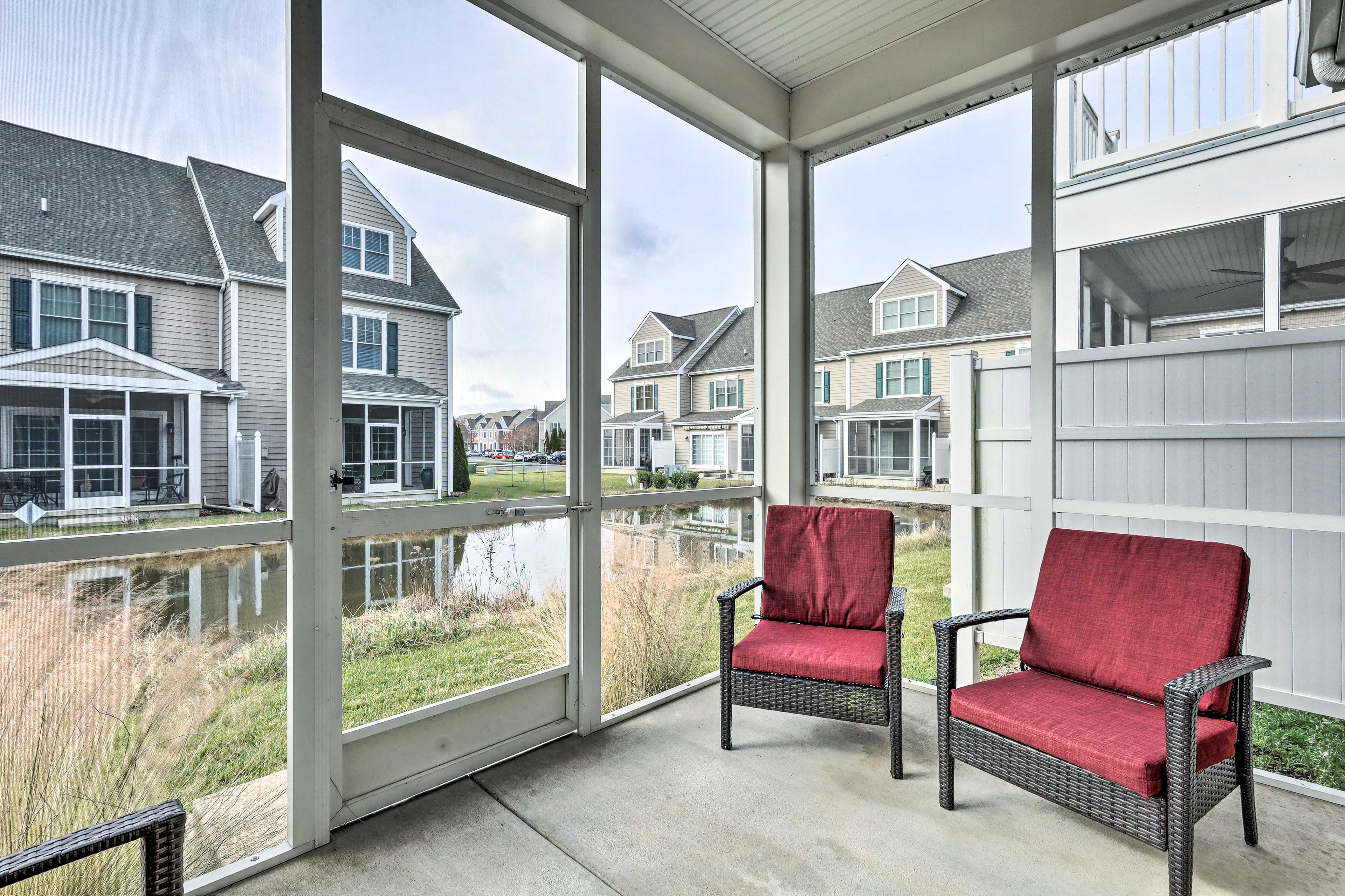 Property Image 2 - Rehoboth Beach Townhome w/ Porch & Pool Access