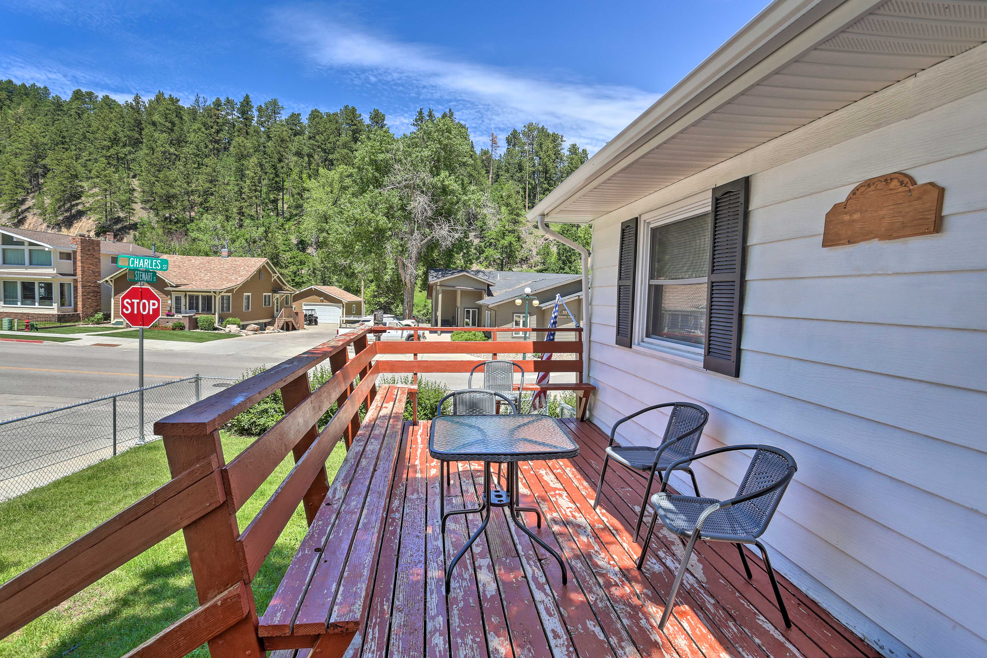 Property Image 2 - Sleek Deadwood Getaway < 1 Mi to Downtown!