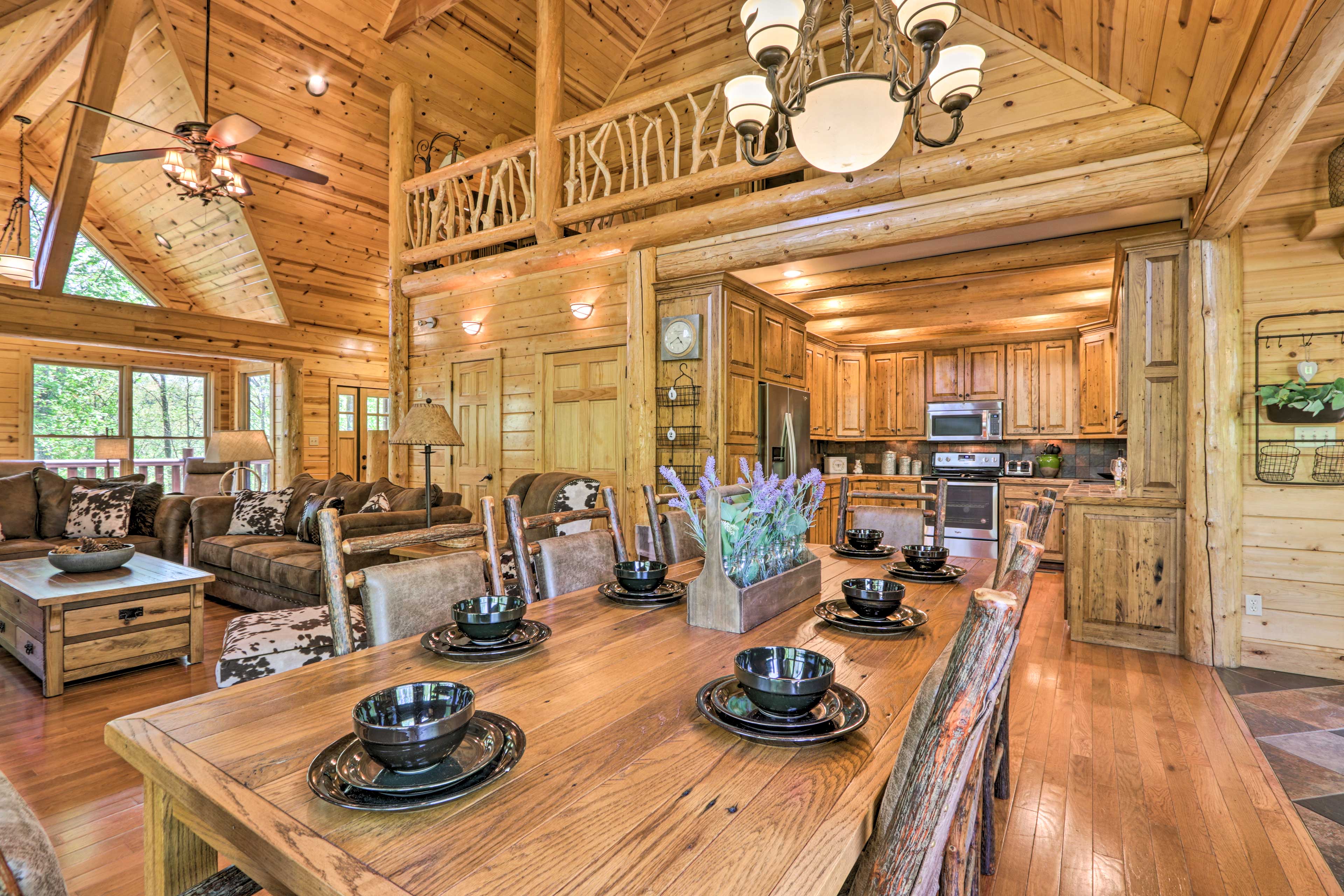 Property Image 2 - Expansive Smoky Mountain Retreat w/ Hot Tub & Deck