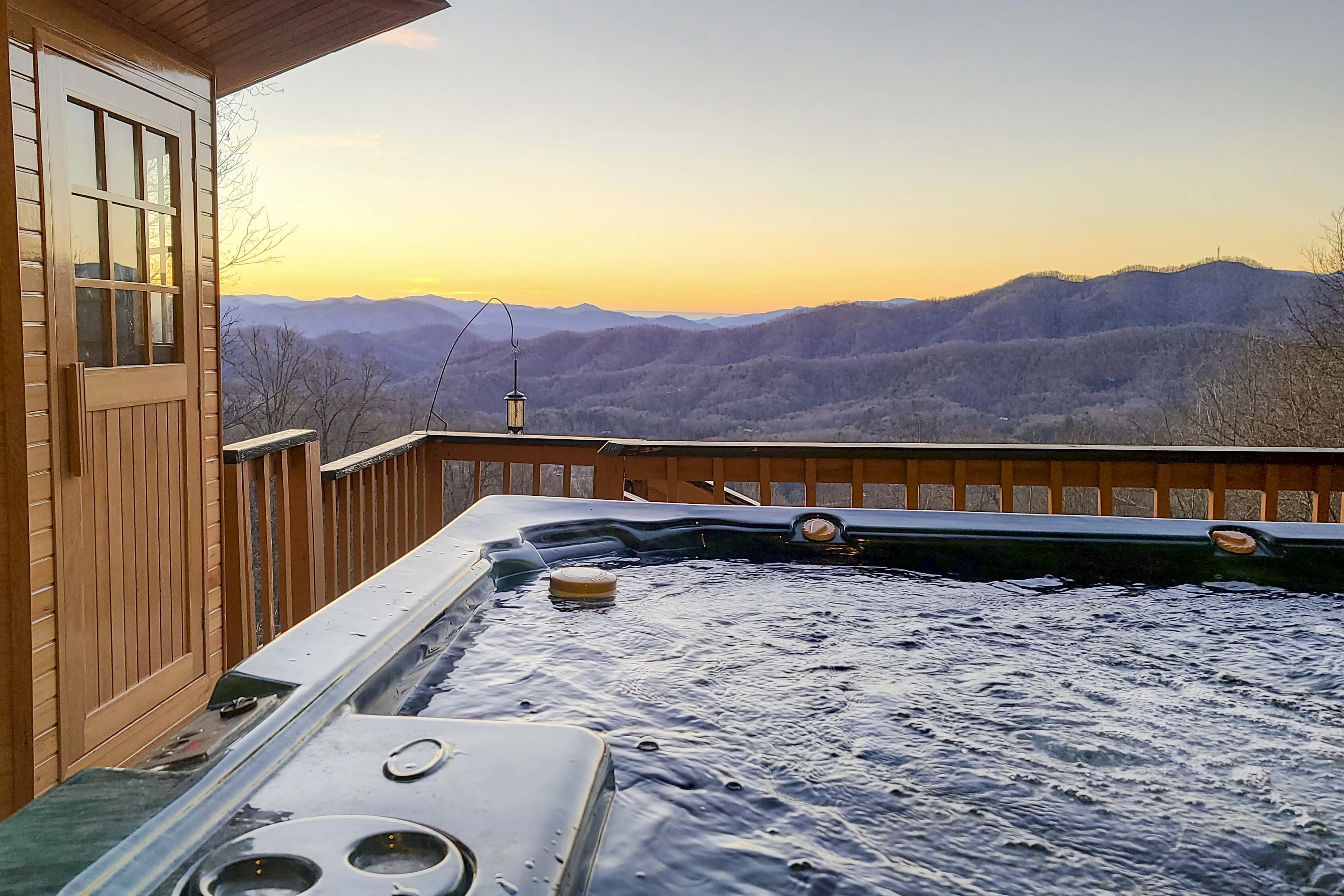 Property Image 1 - Smoky Mountain Cabin w/ Hot Tub & Views!