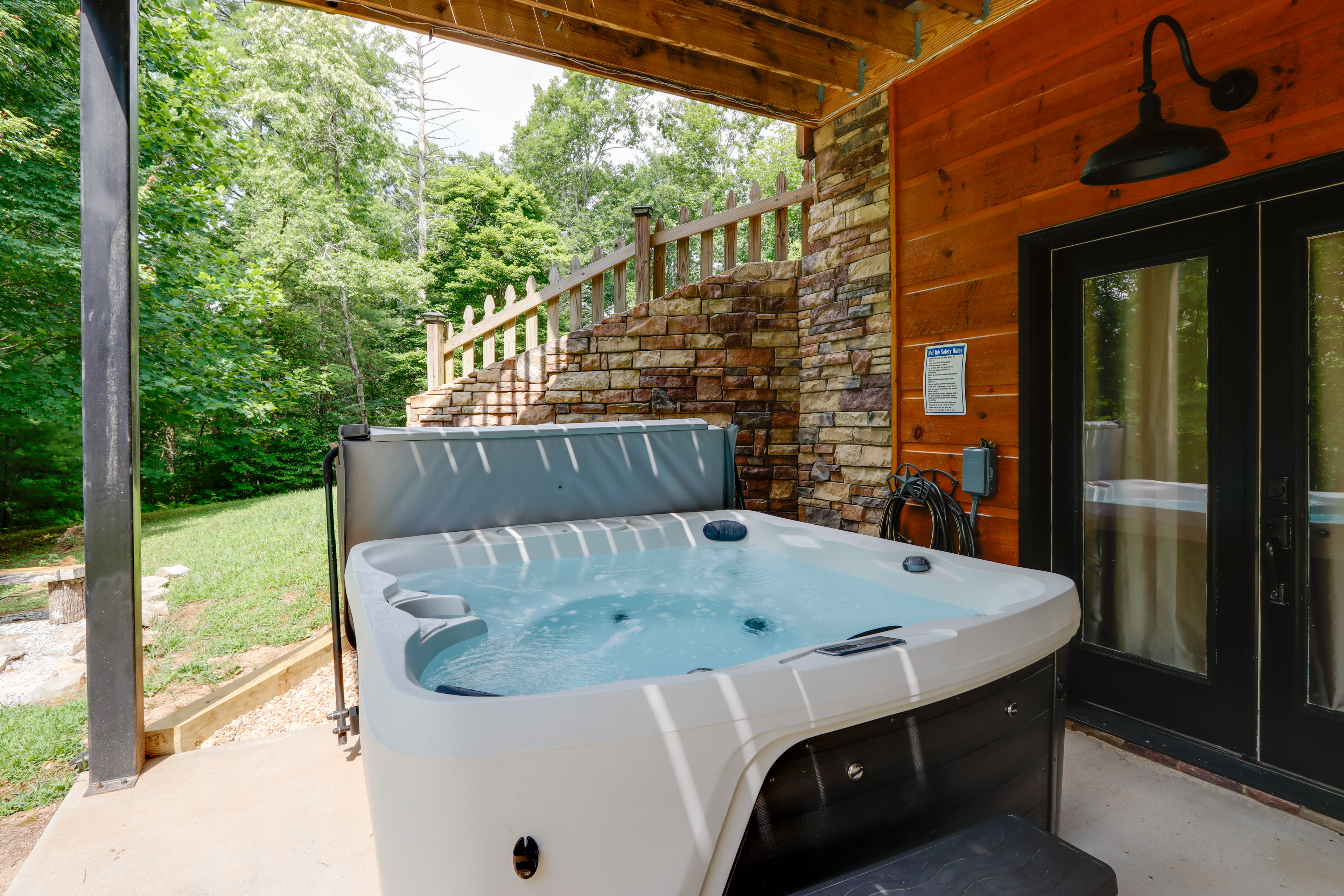 Property Image 2 - Spacious Blue Ridge Cabin w/ Private Hot Tub!
