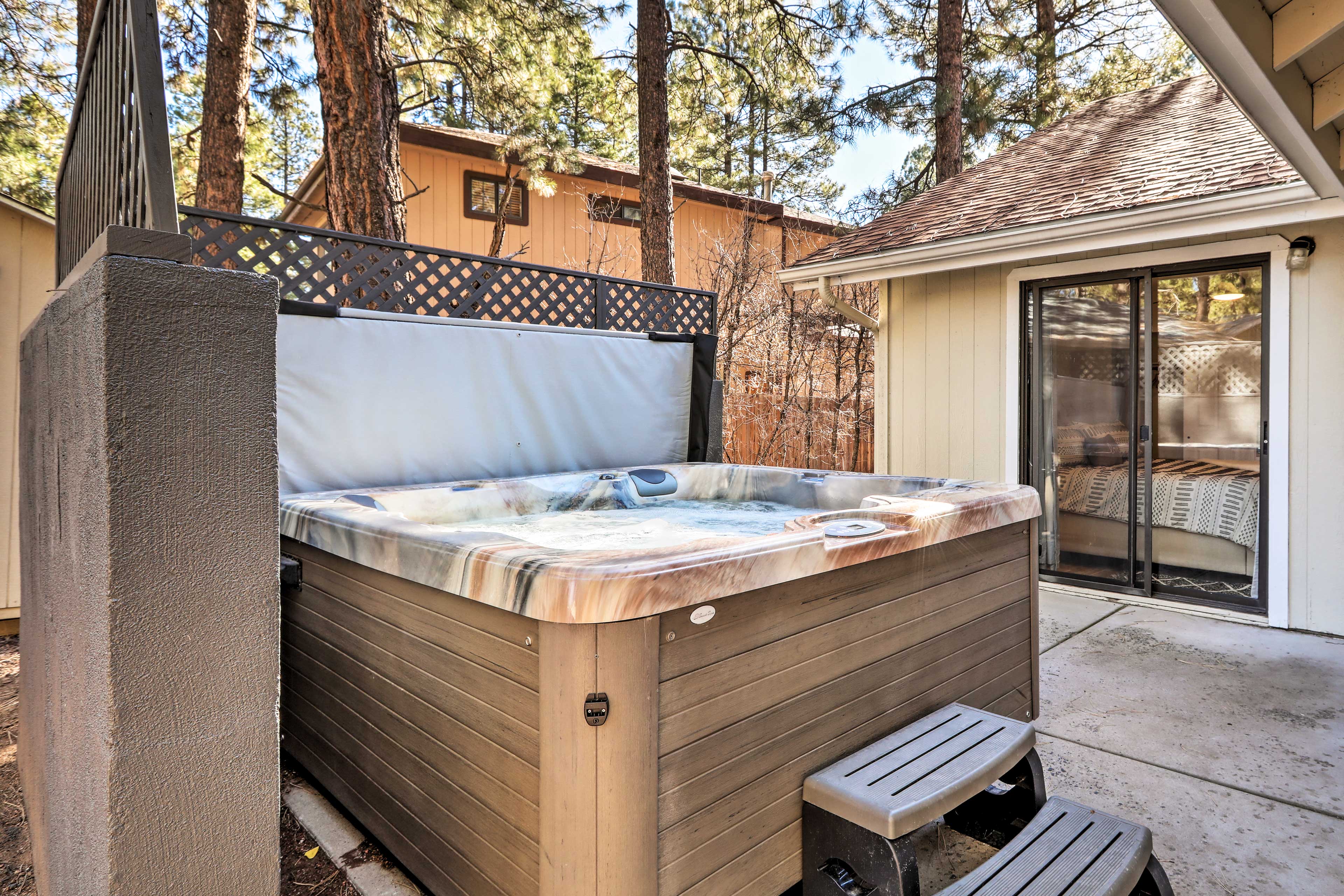 Stylish Flagstaff Hideaway w/ Hot Tub & Fire Pit!