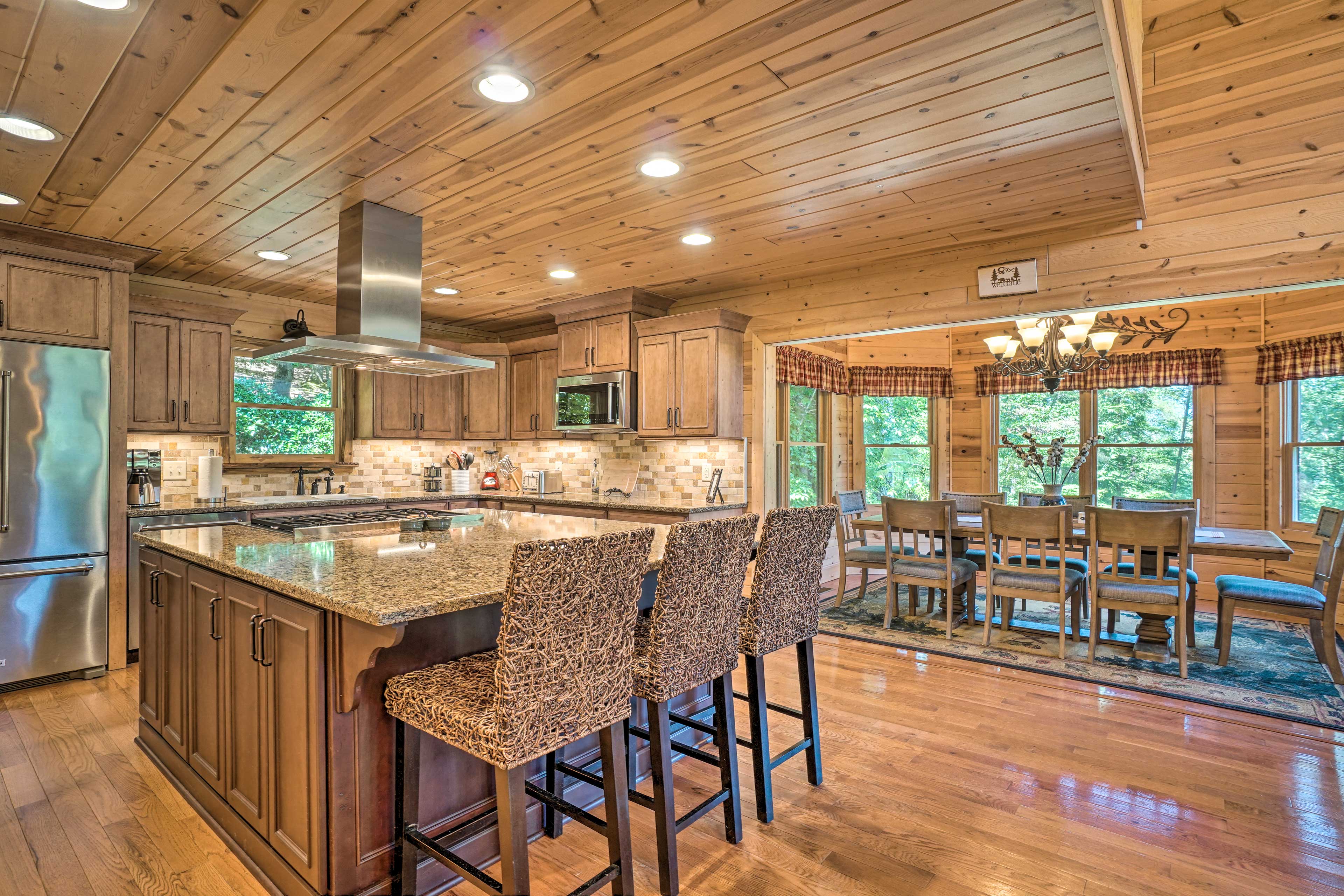 Property Image 2 - Lavish Cabin w/ Deck, Game Room & Mountain Views!