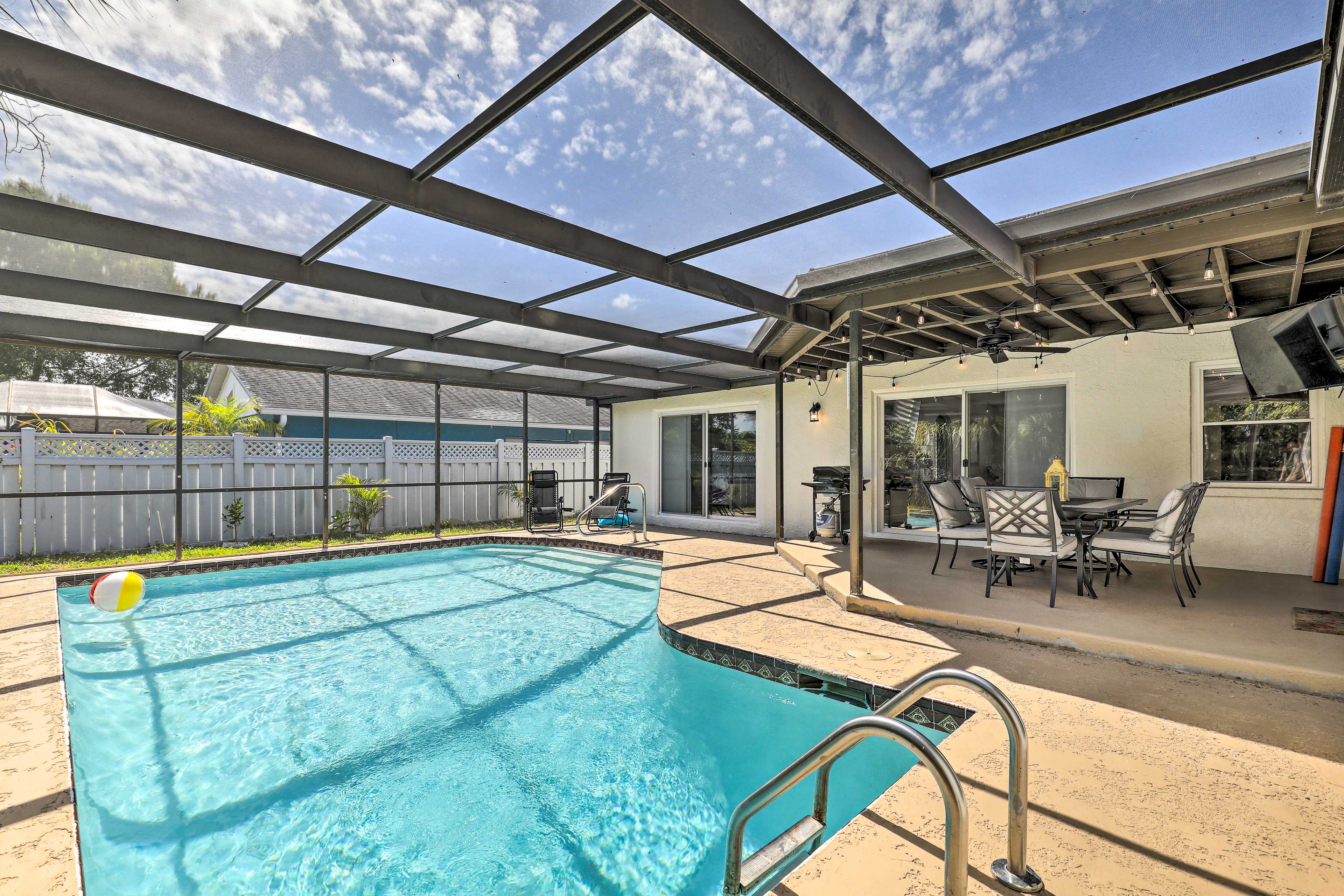 Property Image 1 - Lavish Holiday Home w/ Lanai & Heated Outdoor Pool