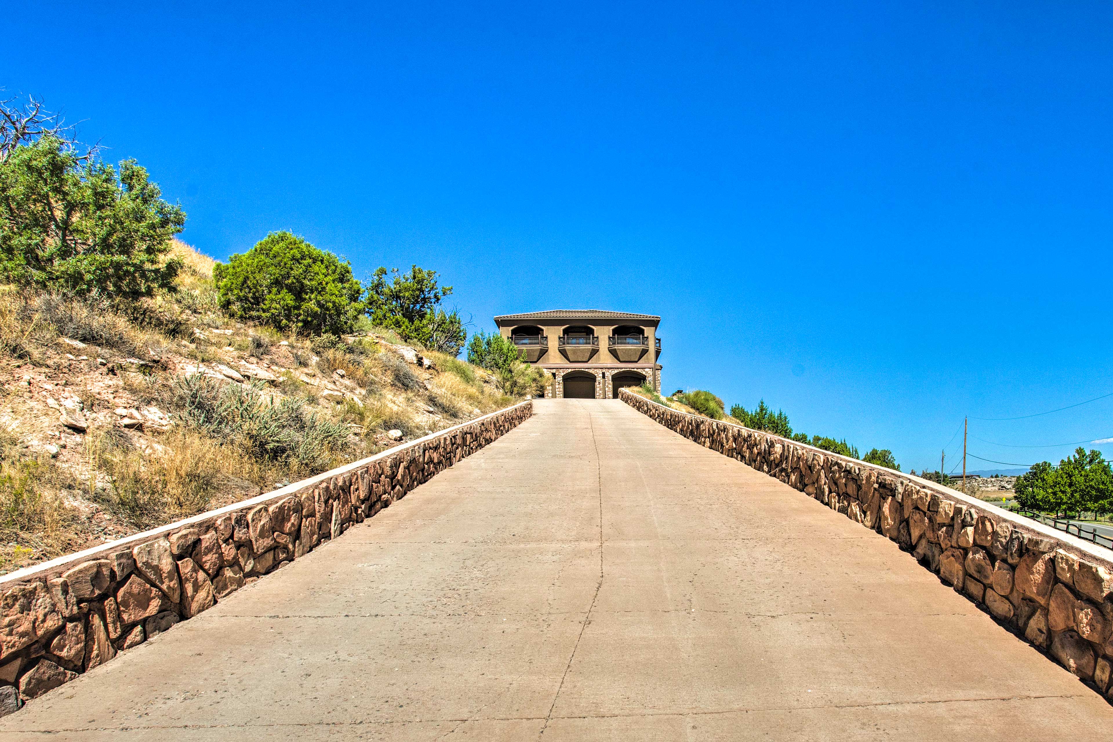 Spacious Grand Junction Home w/ Mountain View