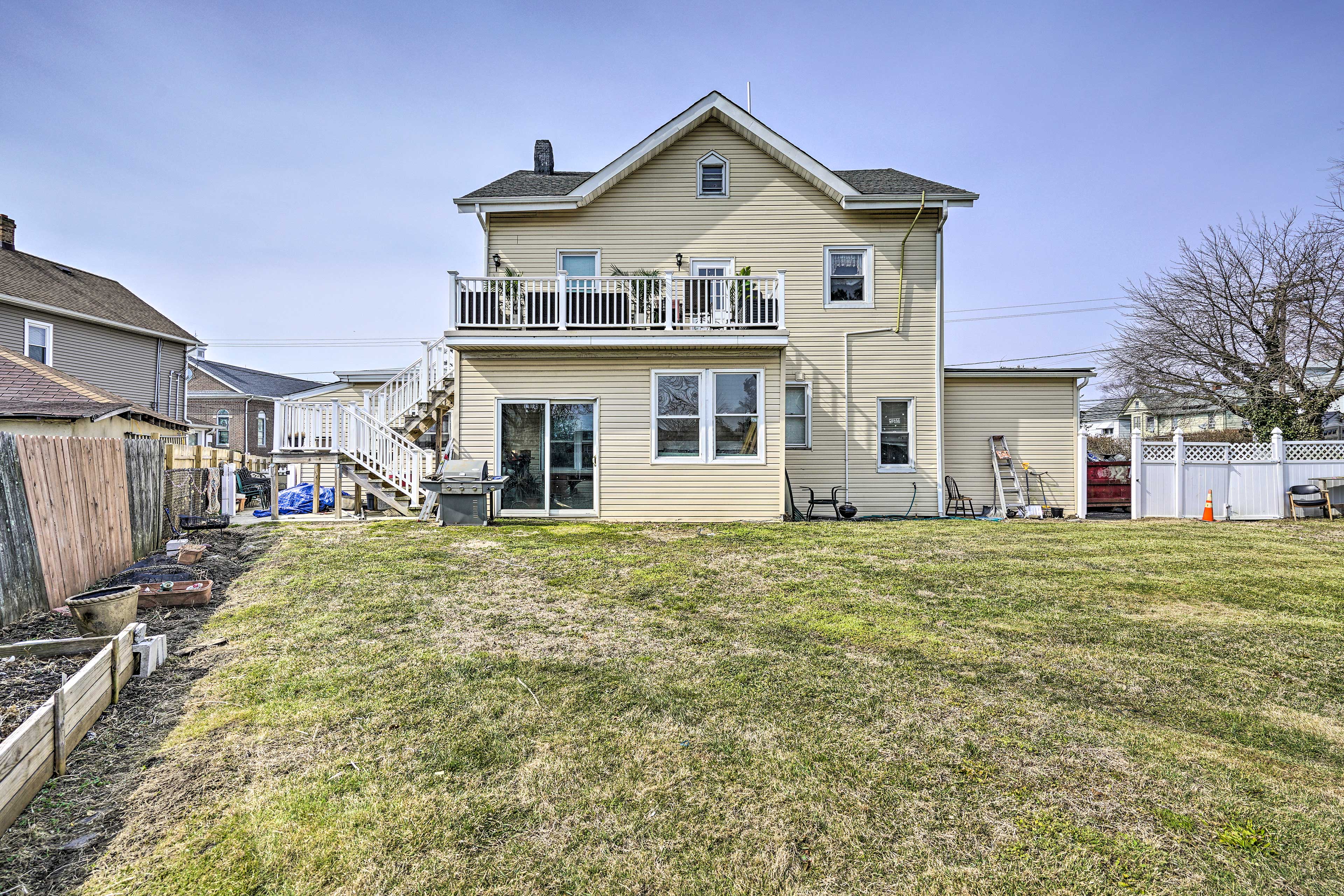 Long Branch Apartment: 1 Mi to Beach, Pier Village