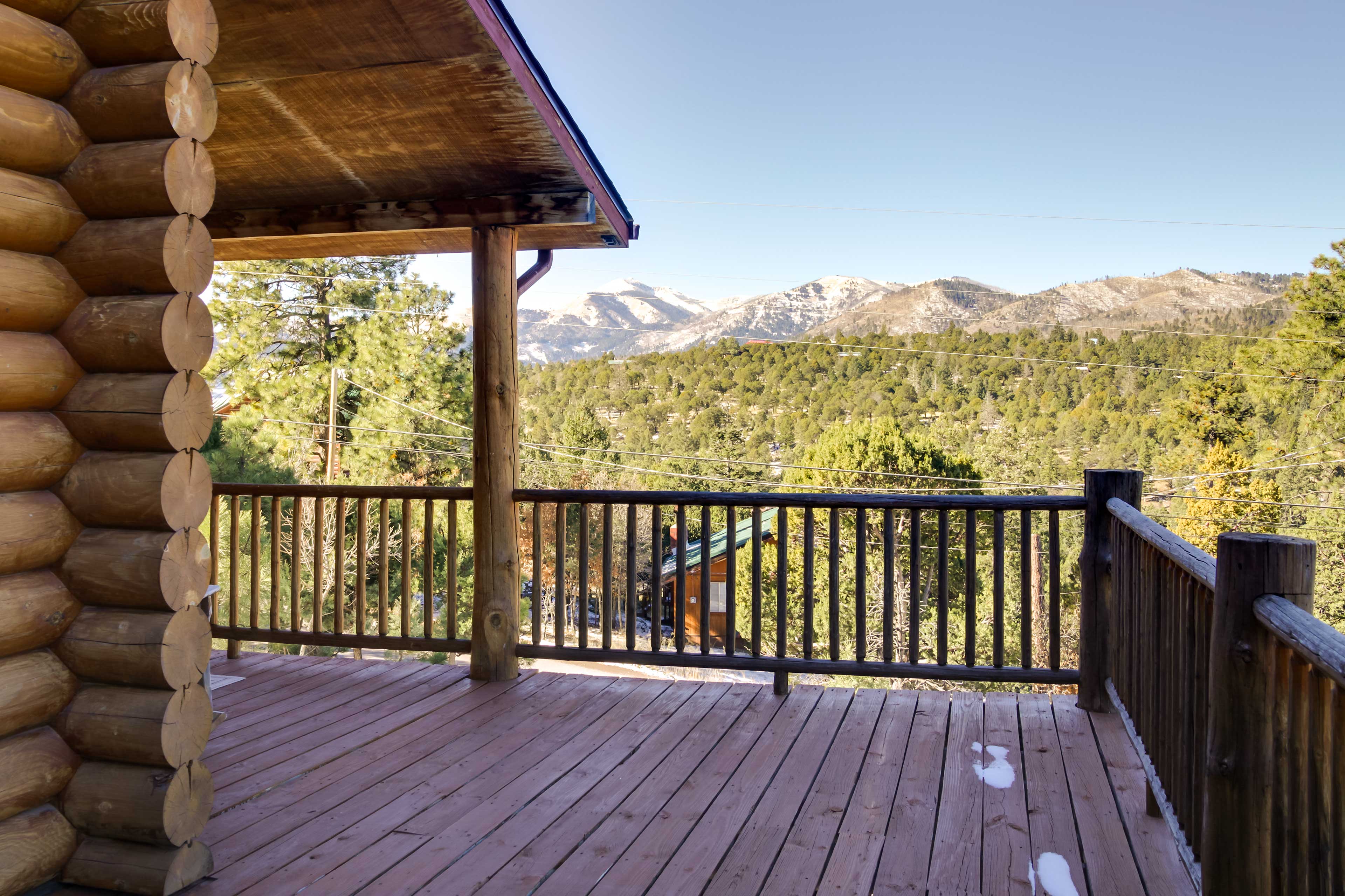 Property Image 1 - ’Lacy’s Log Cabin’ Alto Home w/ Mountain Views!