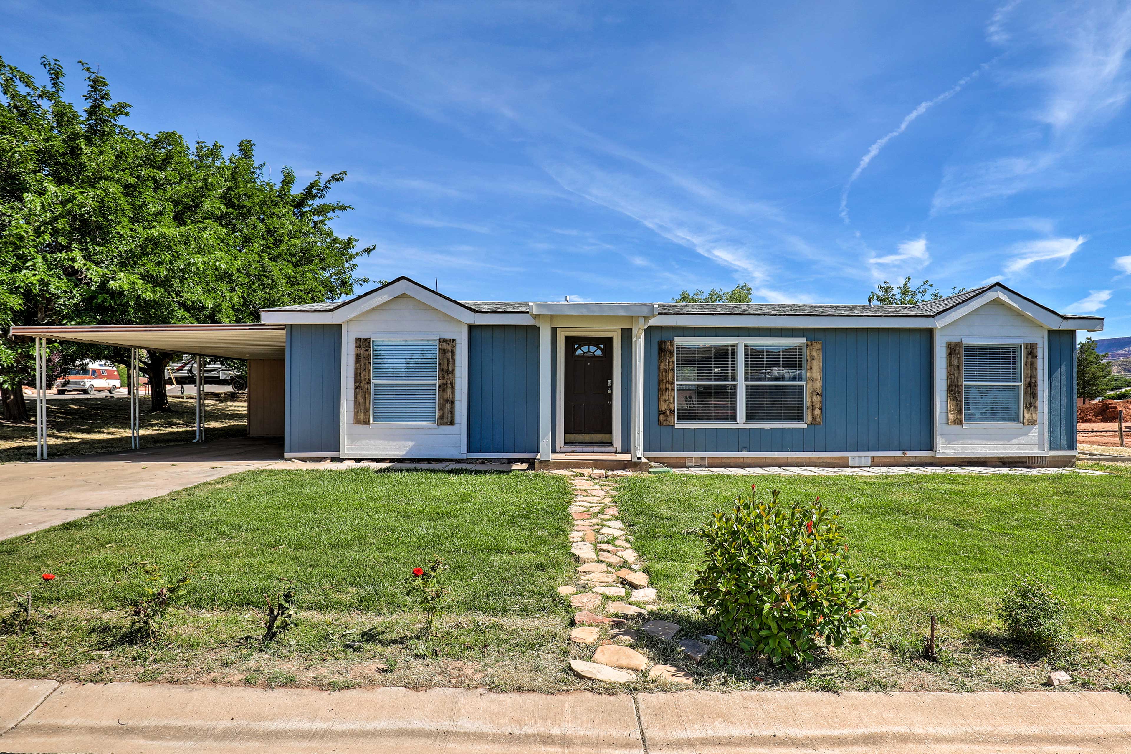 Property Image 1 - La Verkin Home w/ Yard, Covered Patio & Grill