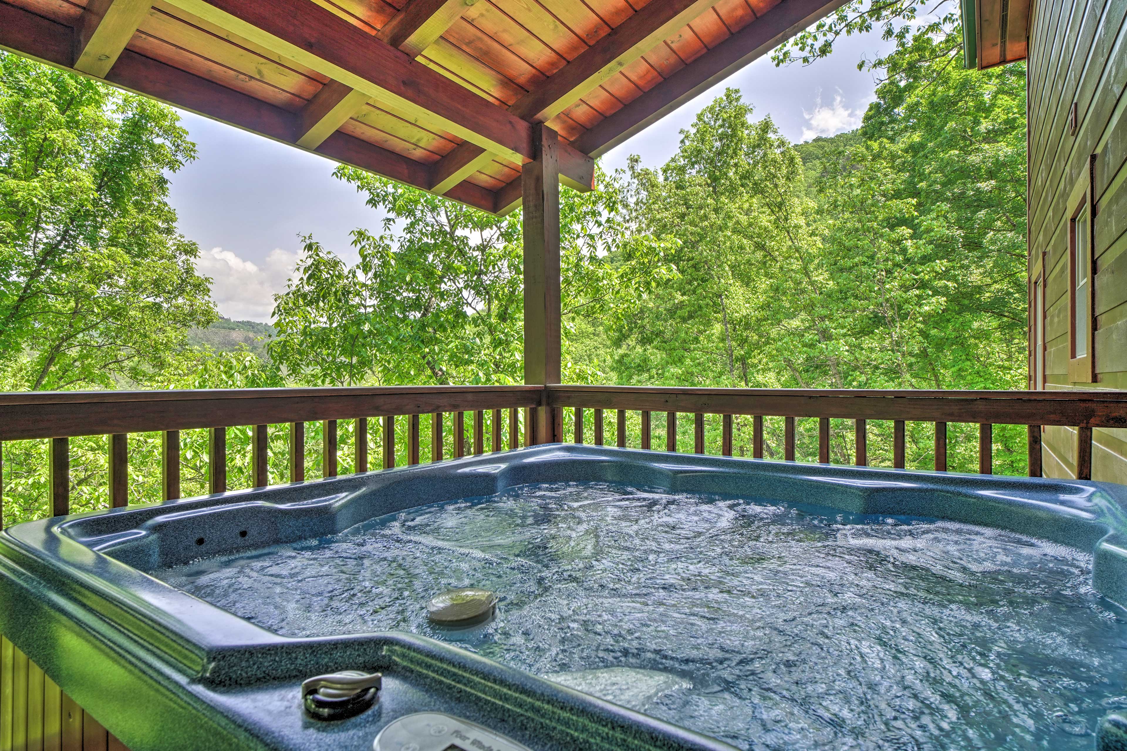 Property Image 2 - Saltwater Pool & Mtn-View Deck: Pigeon Forge Cabin