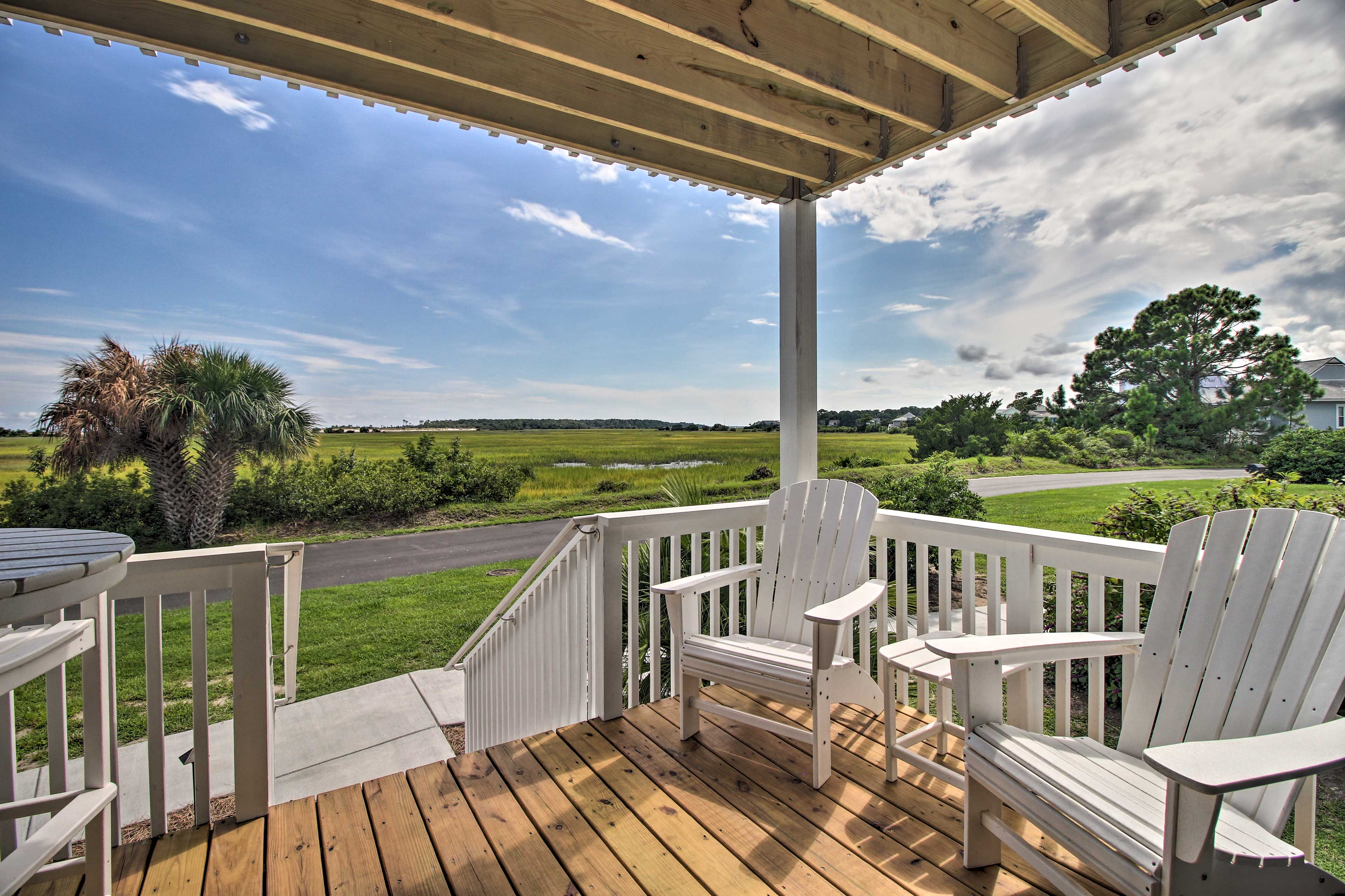 Property Image 2 - Harbor Island Condo with Deck - Steps to Beach!