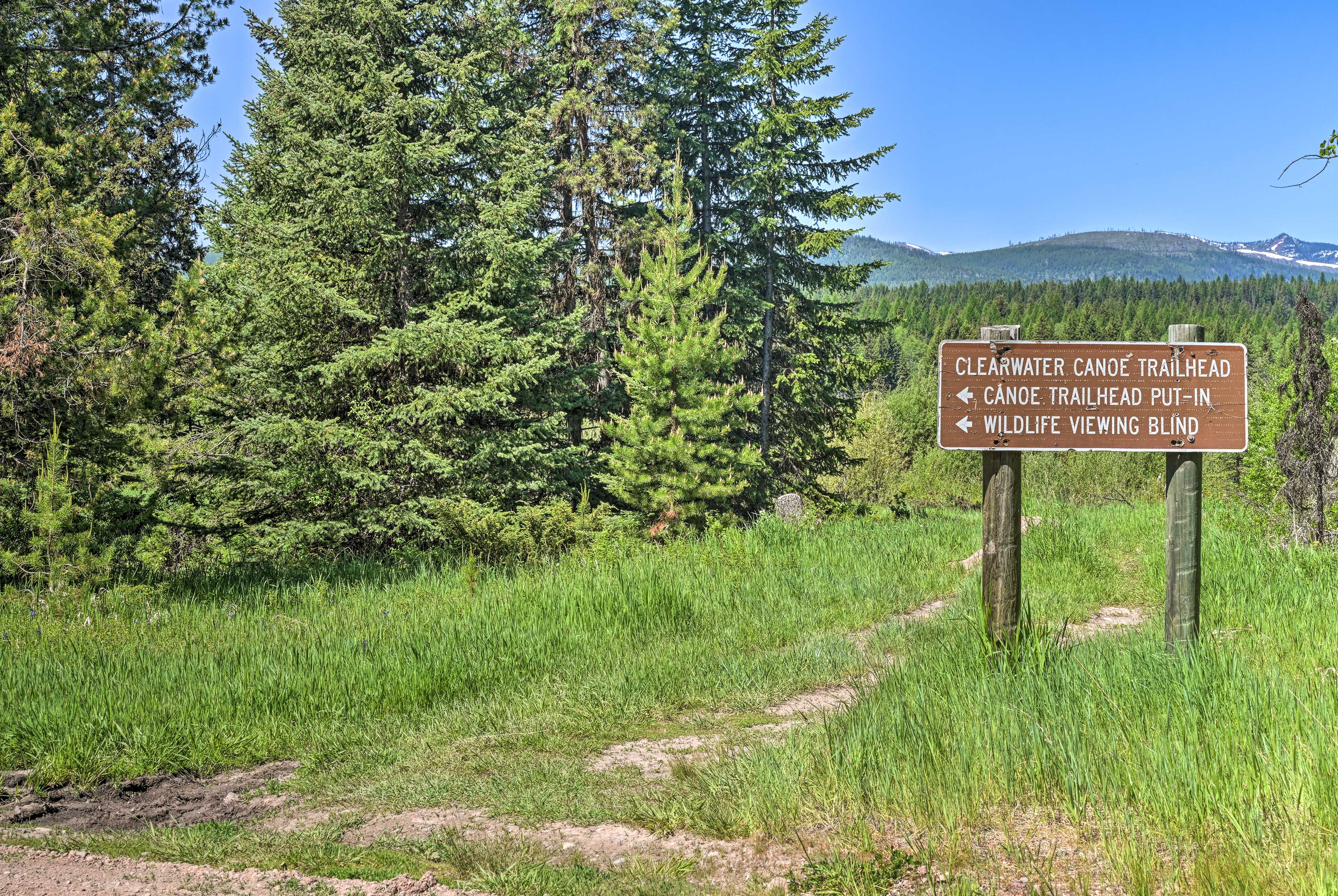 Newly Built Mtn-View Cabin: Walk to River!