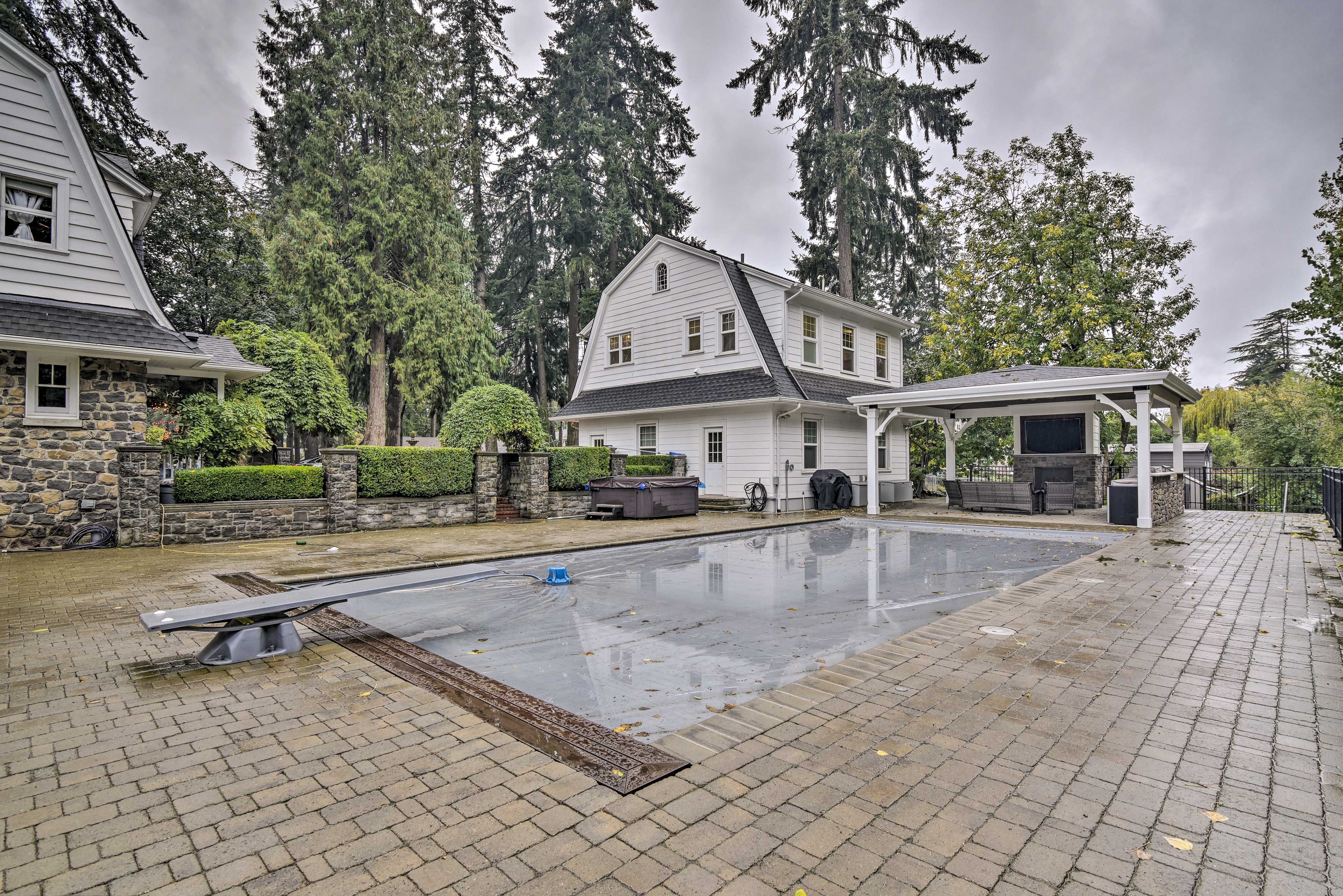 Property Image 2 - Charming Milwaukie Getaway w/ Pool, Hot Tub!