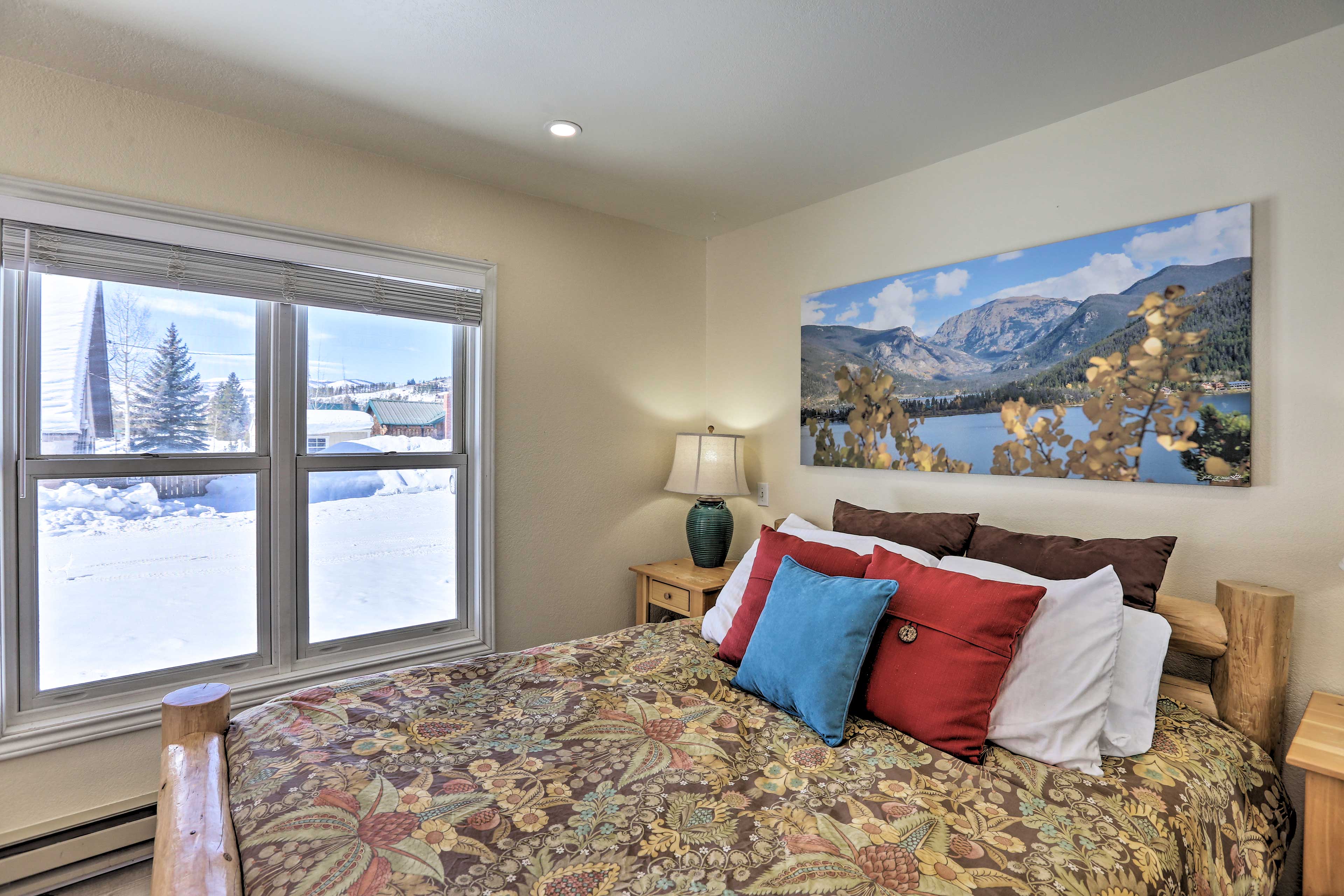 Walk to Marina: Rustic Grand Lake Retreat!