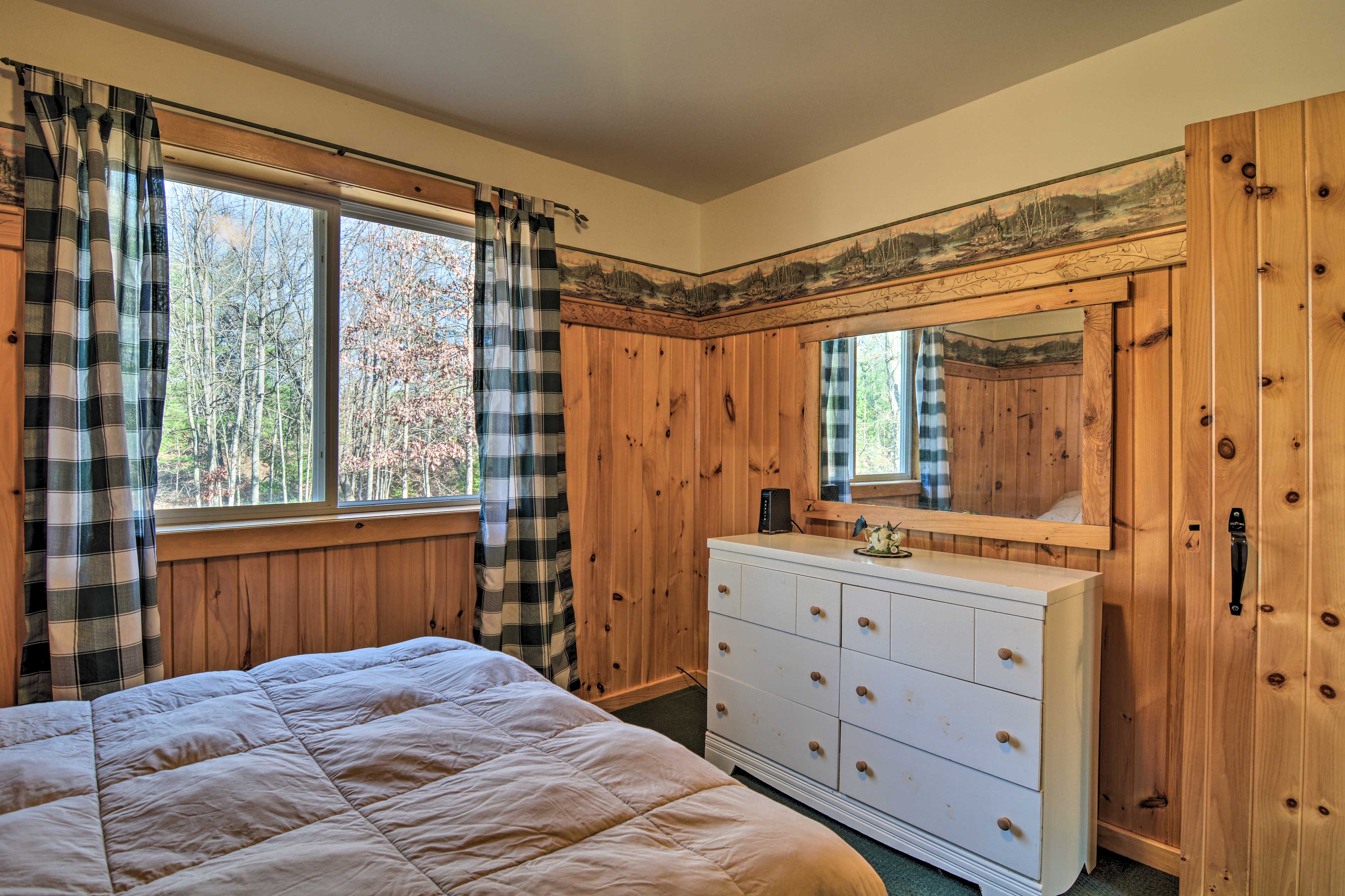 ORV, Snowmobiling & Hunting Cabin on Groomed Trail