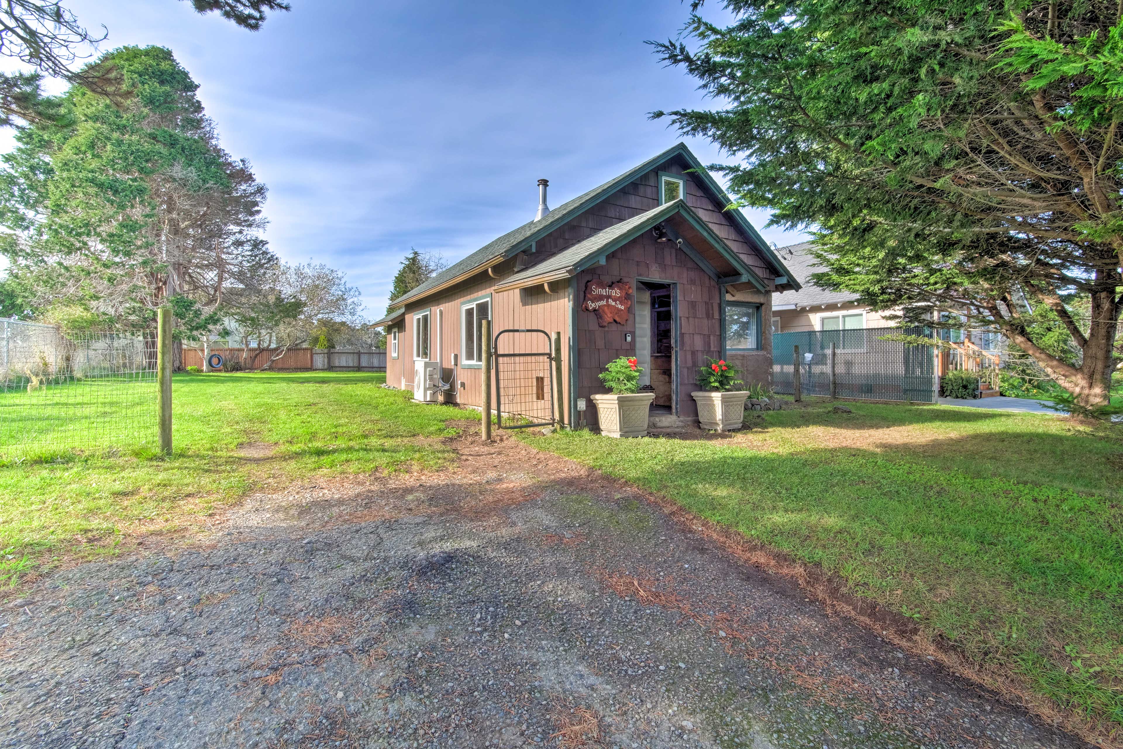 Property Image 1 - Unique Dog-Friendly Log Cabin: Short Walk to Ocean