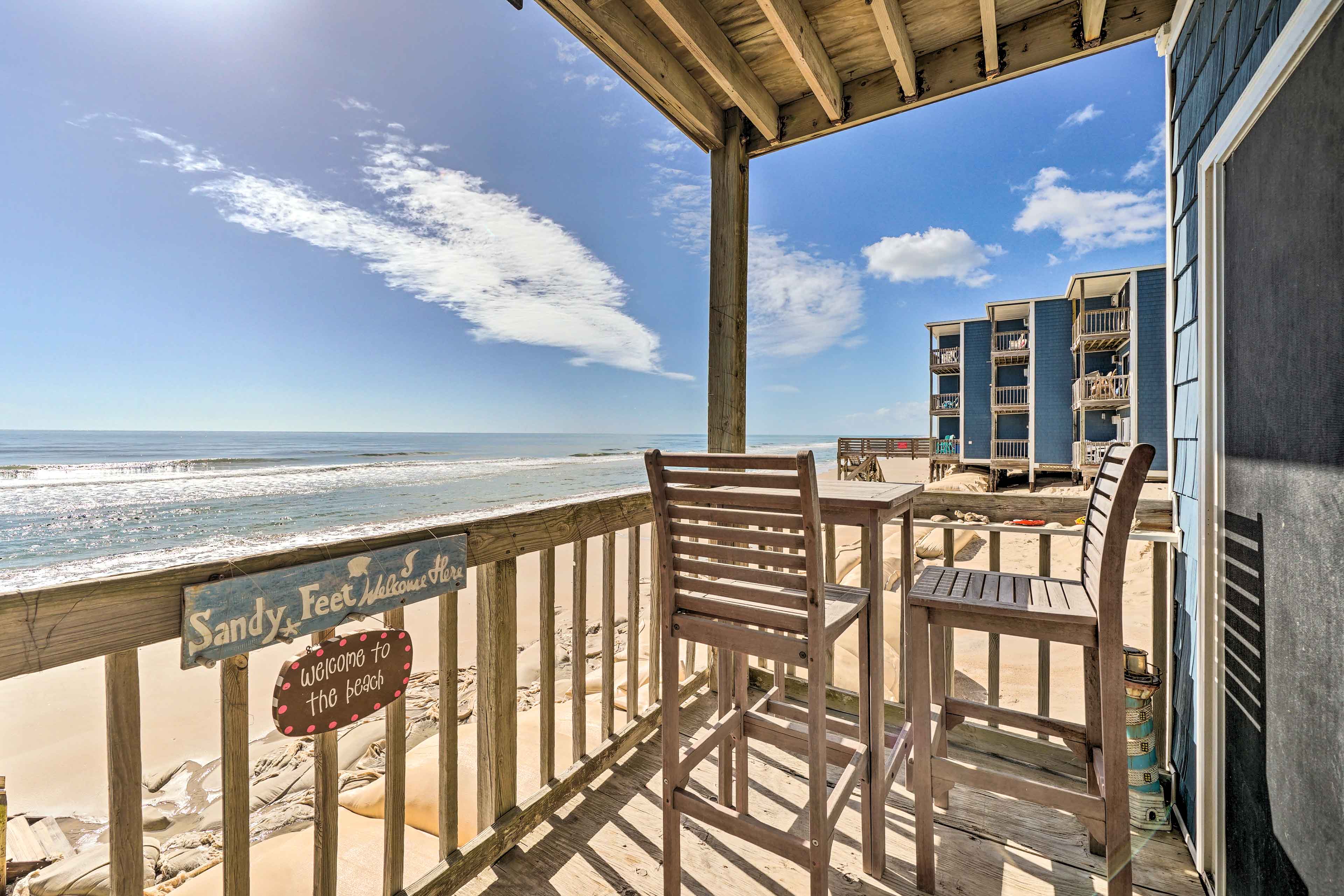 North Topsail Oceanfront Condo w/ Balcony!