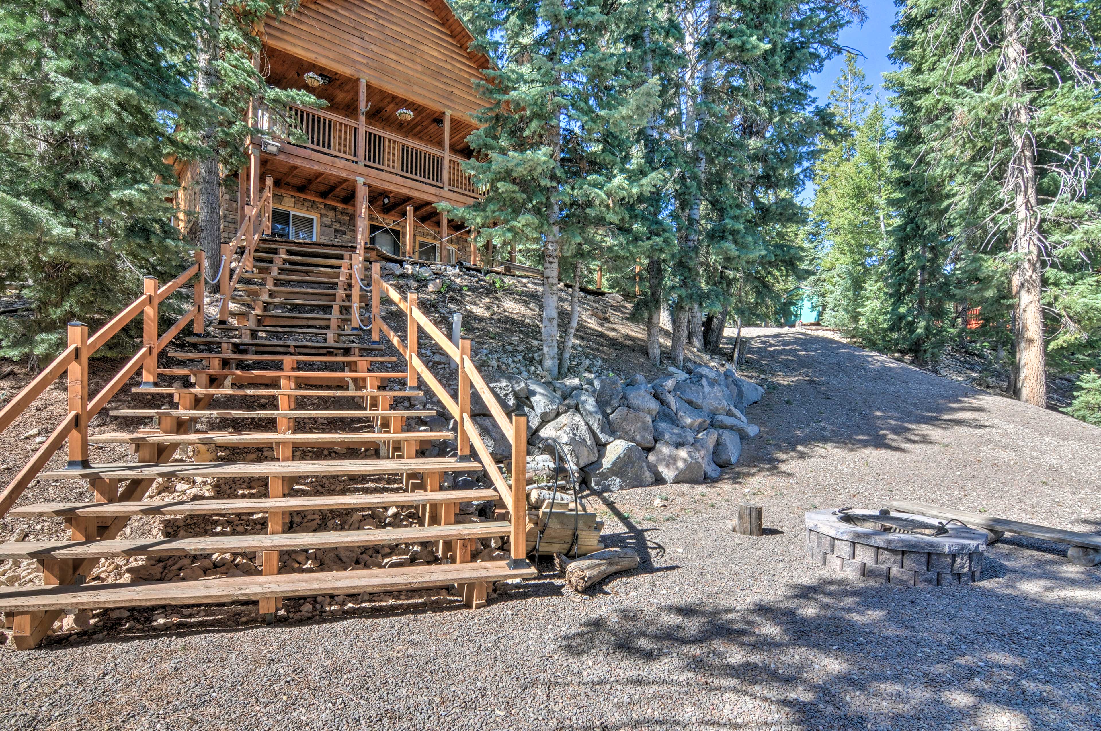 Property Image 2 - Cozy ’Nora’s Hideaway’ - Charming, Quiet Log Cabin