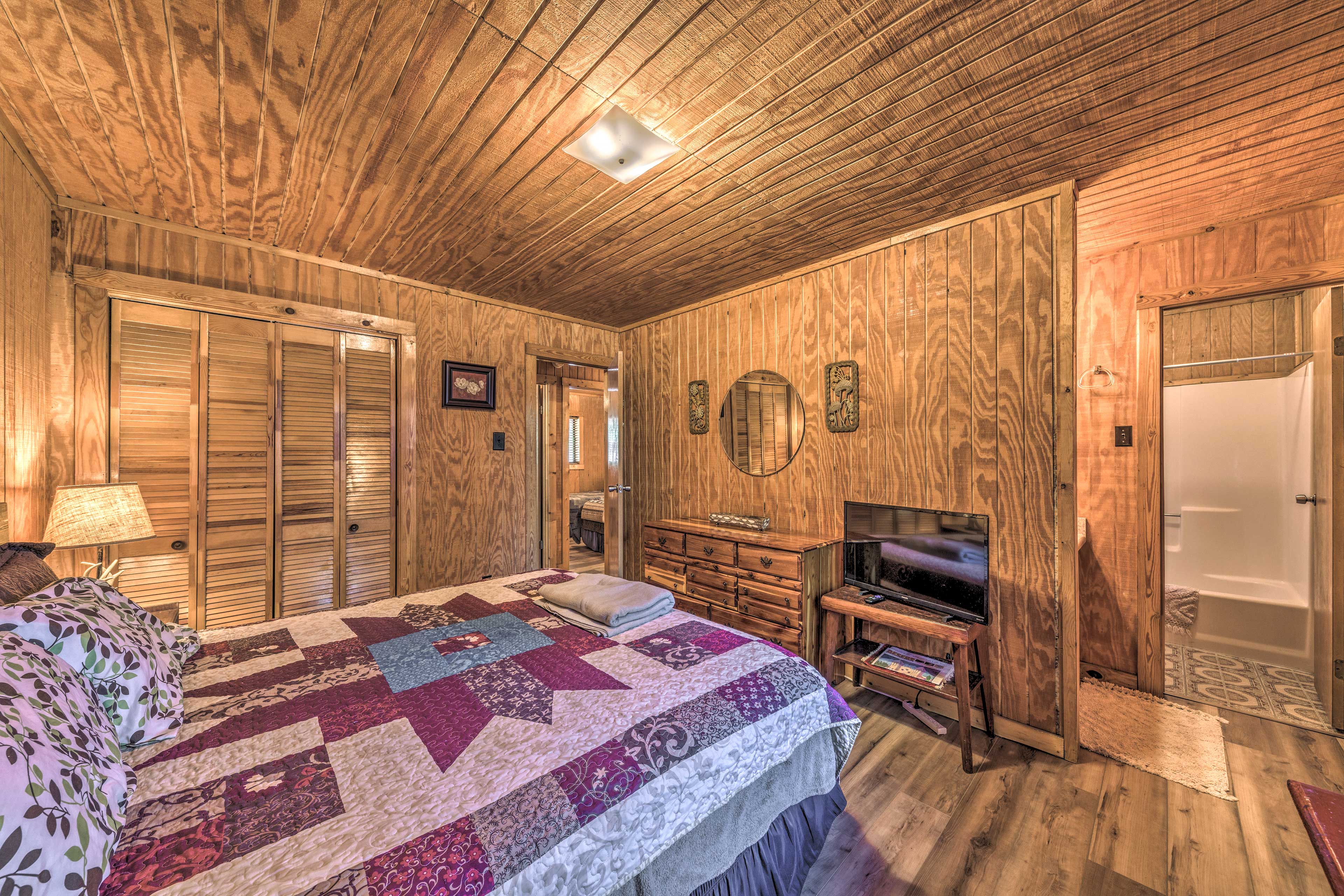 Peaceful & Private Cloudcroft Cabin with Deck!