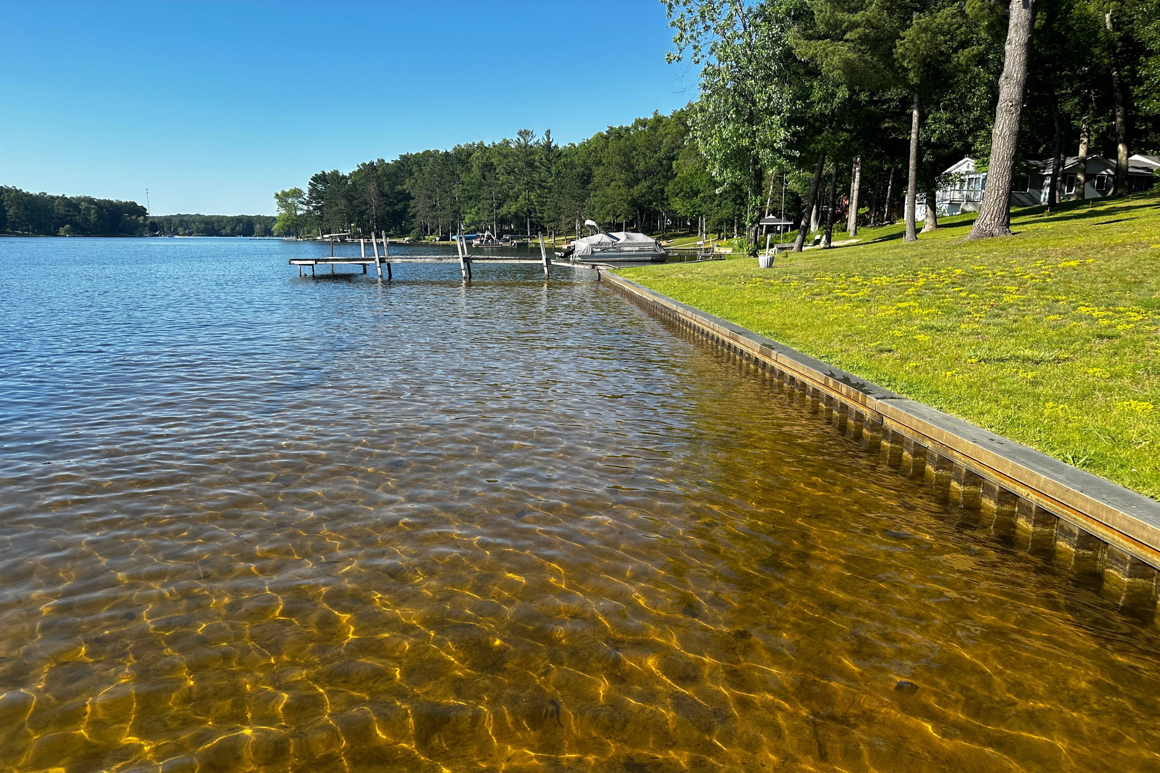 Peaceful Long Lake Cottage w/ Deck, Dock & Kayaks!