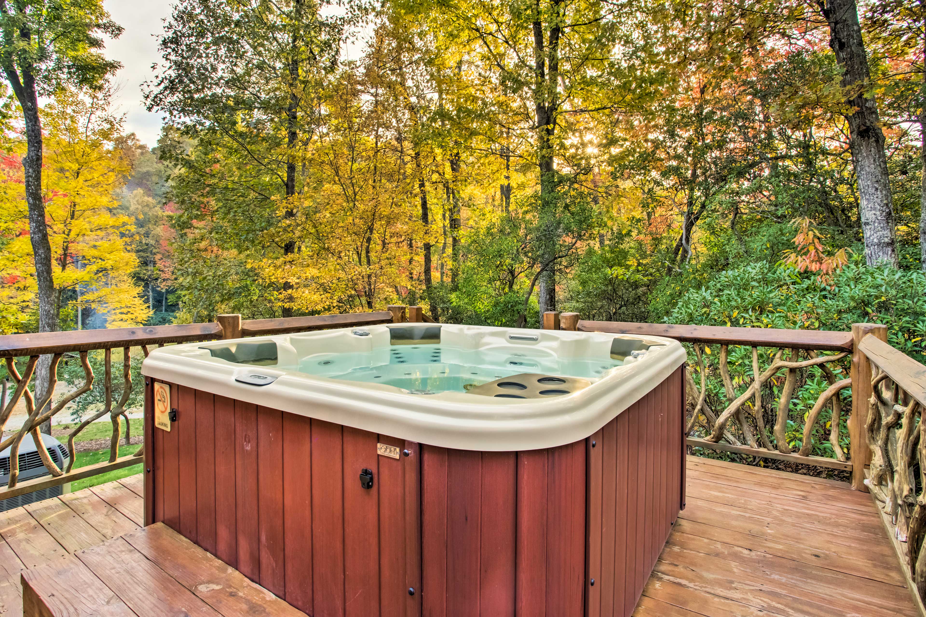 Property Image 2 - ’Peaceful Getaway’ Penrose Cabin w/ Hot Tub & Pond