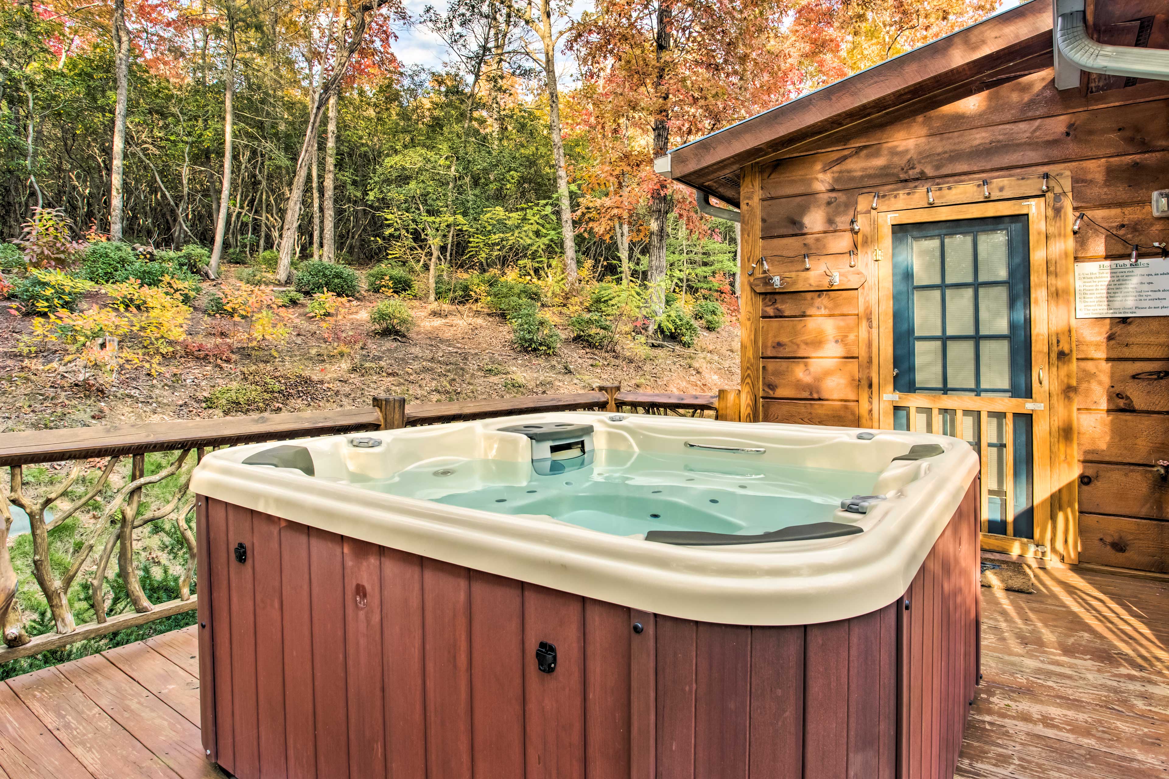 'Peaceful Getaway' Penrose Cabin w/ Hot Tub & Pond