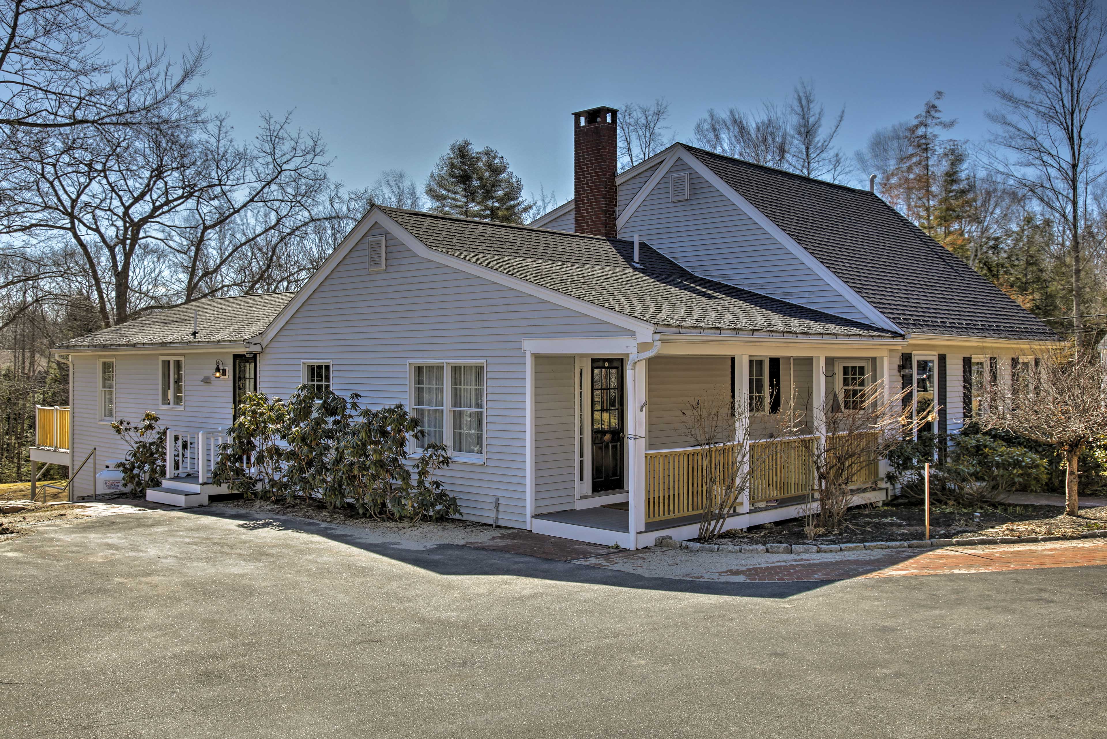 Peaceful Waterfront Apt w/ Deck, 22 Mi to Portland