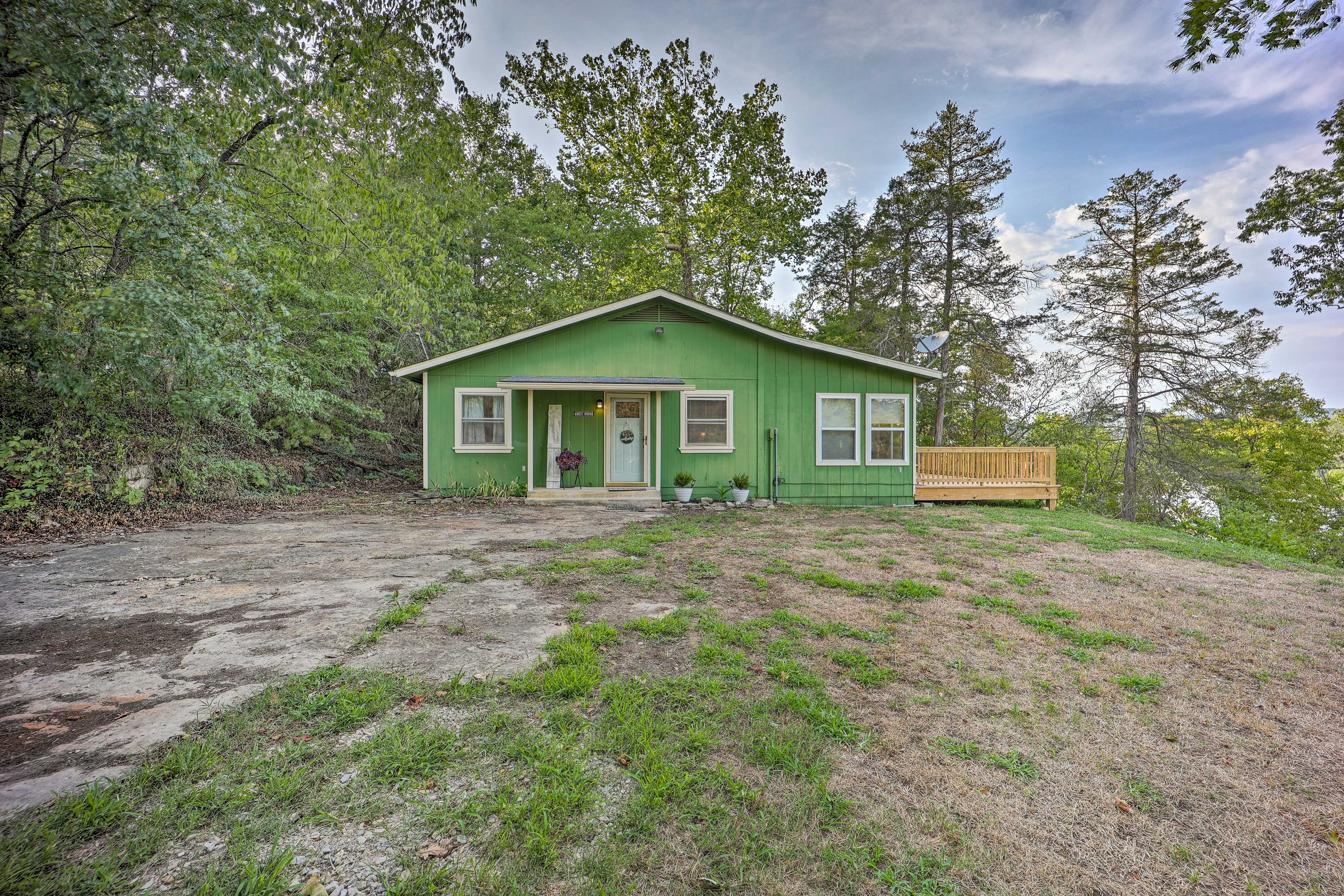 Property Image 1 - Private Eureka Springs Retreat w/ Hot Tub!