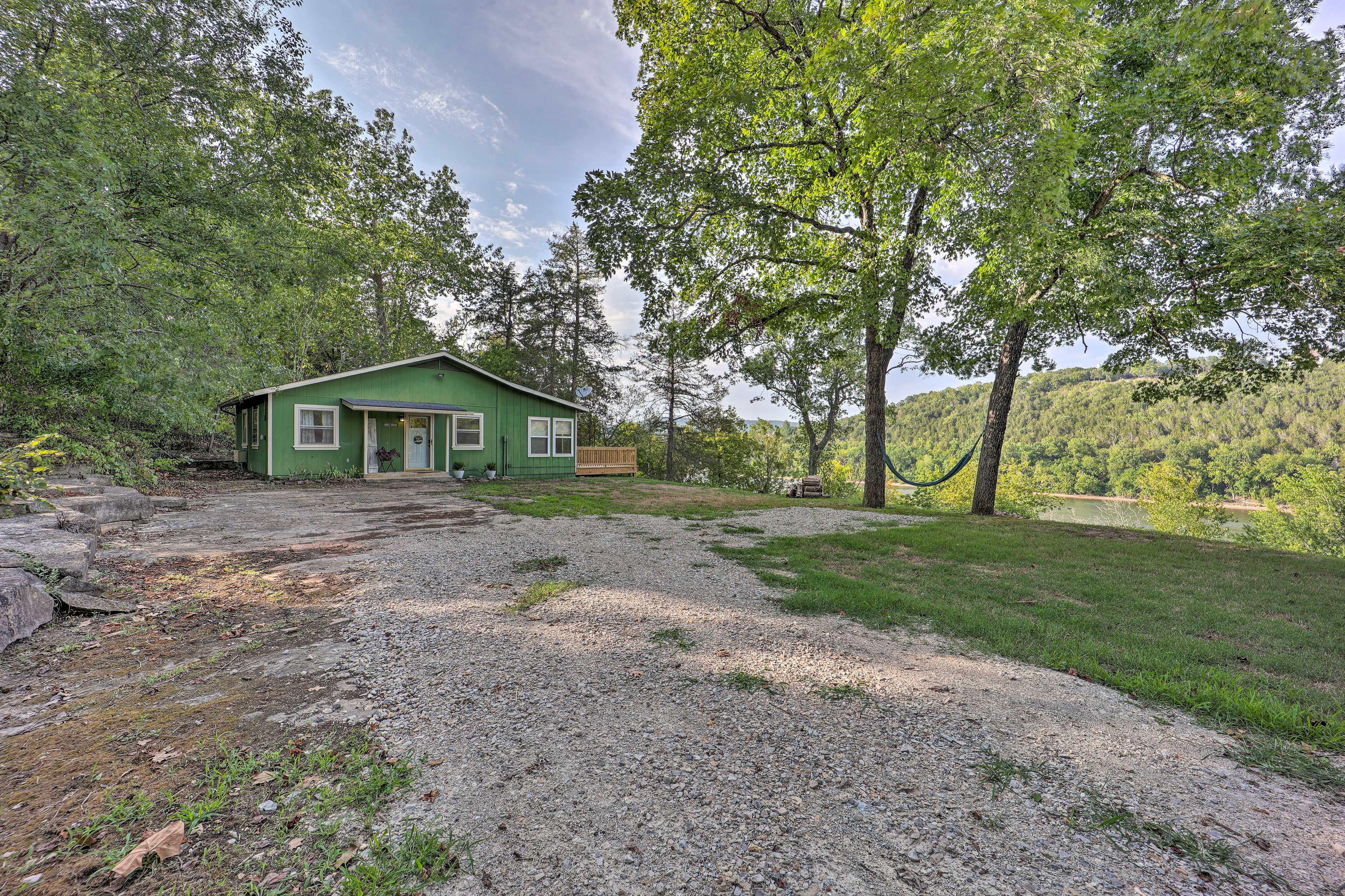 Property Image 2 - Private Eureka Springs Retreat w/ Hot Tub!