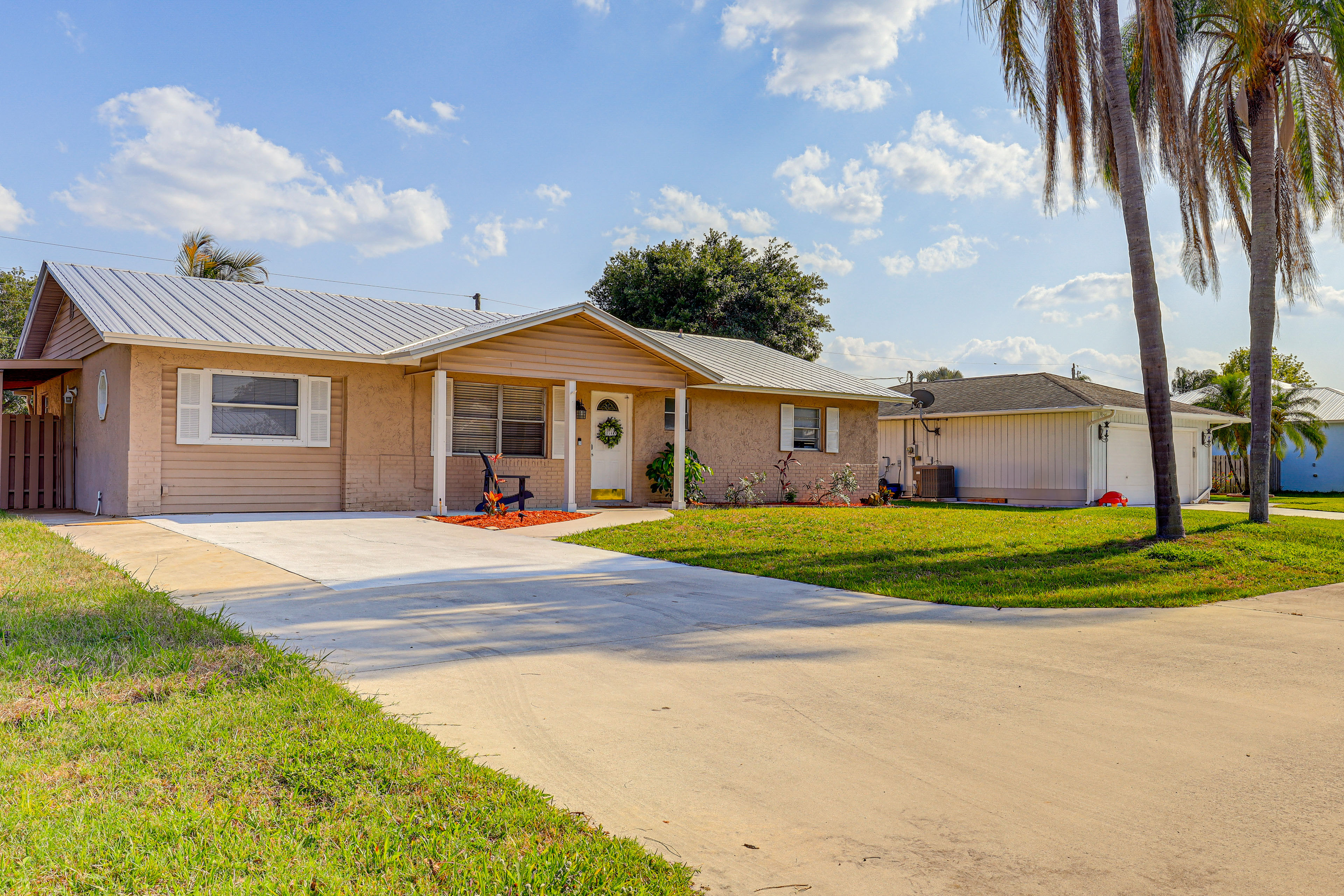 Pool + Game Room: Family-Friendly Stuart Oasis!