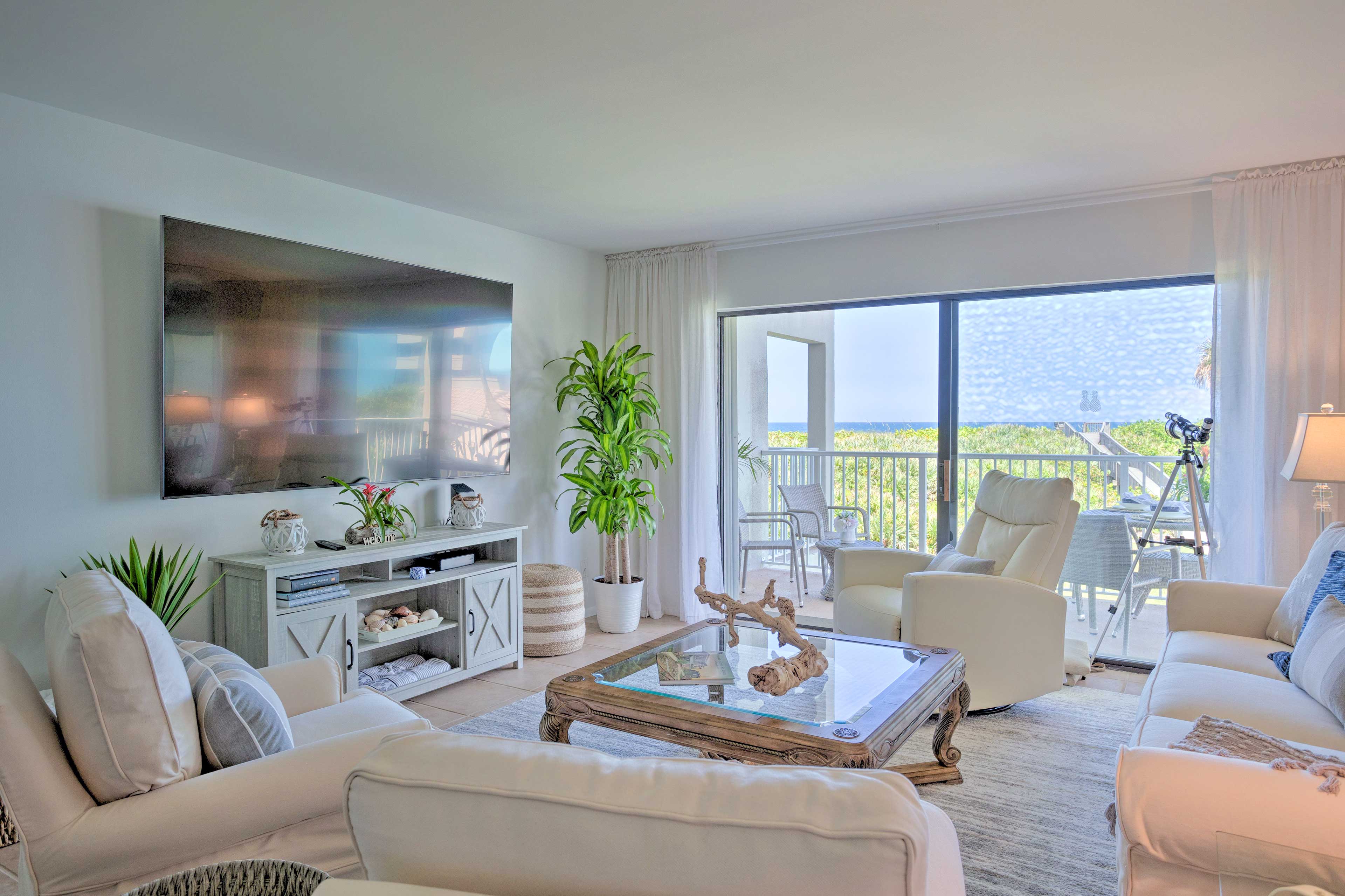 Property Image 2 - Quiet Ocean-View Getaway at Beachfront Resort
