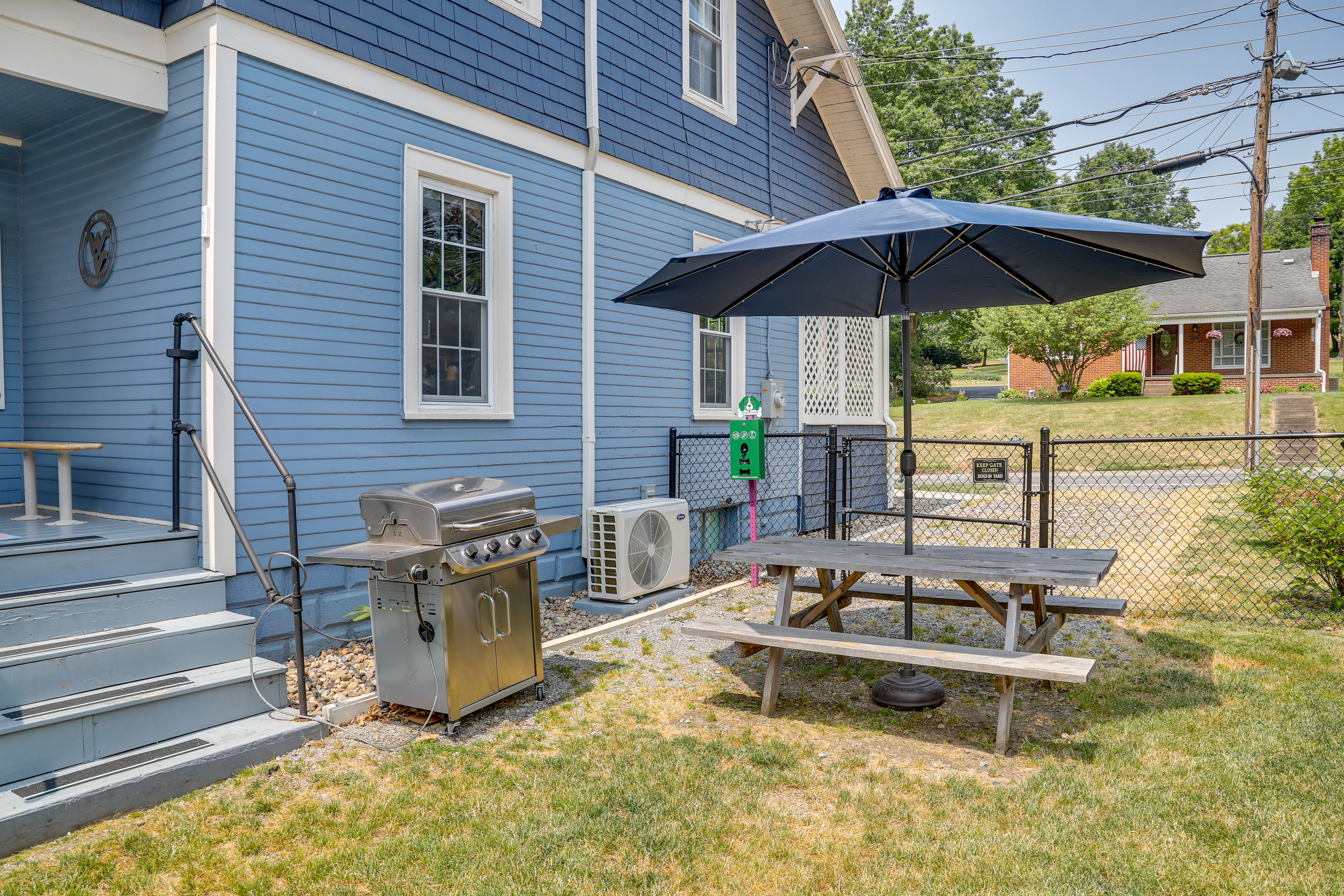 Pet-Friendly ‘Murph Landing’ - 1 Mile to WVU!