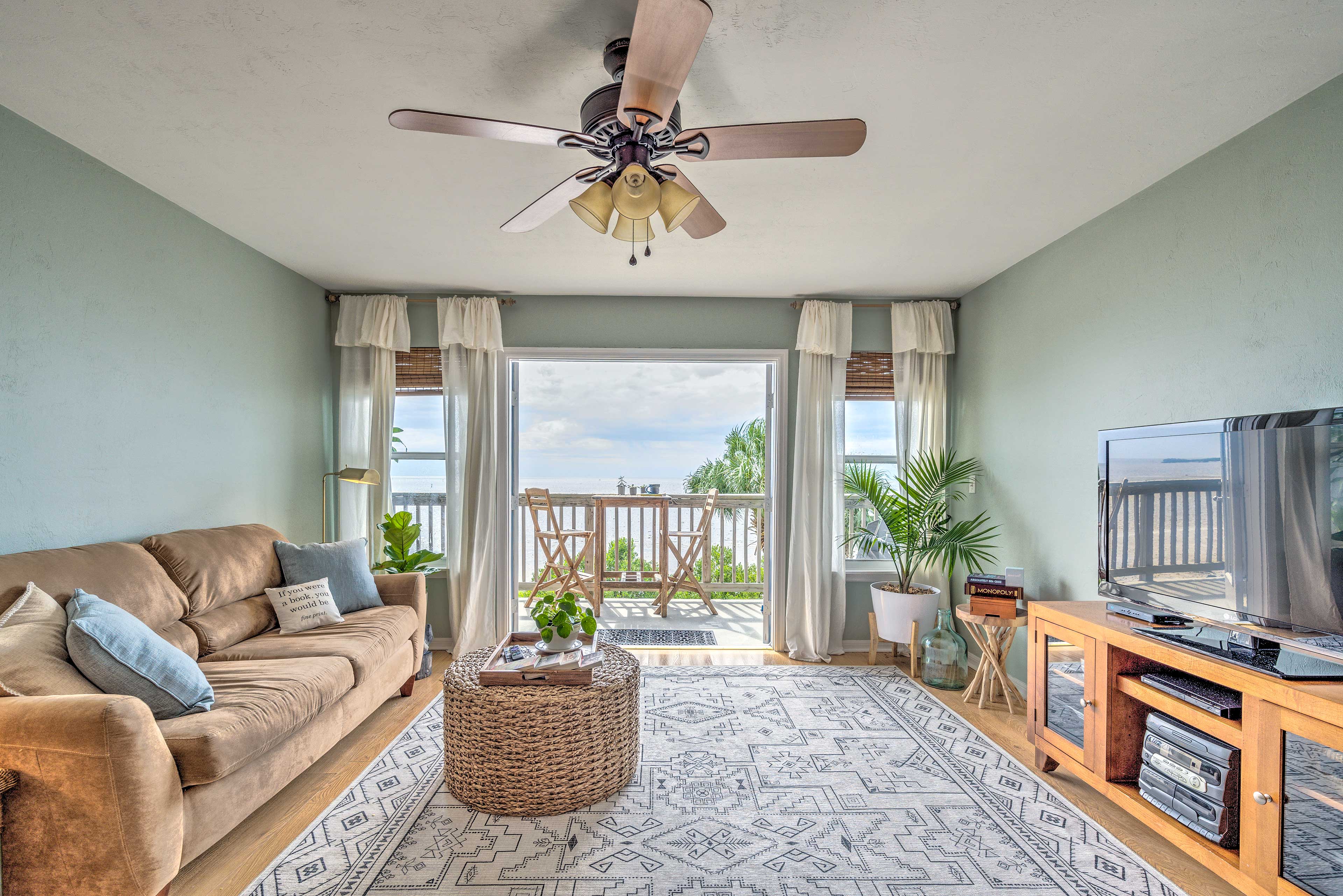 Charming Cedar Key Condo Direct Beach Access Home Rental in Cedar Key