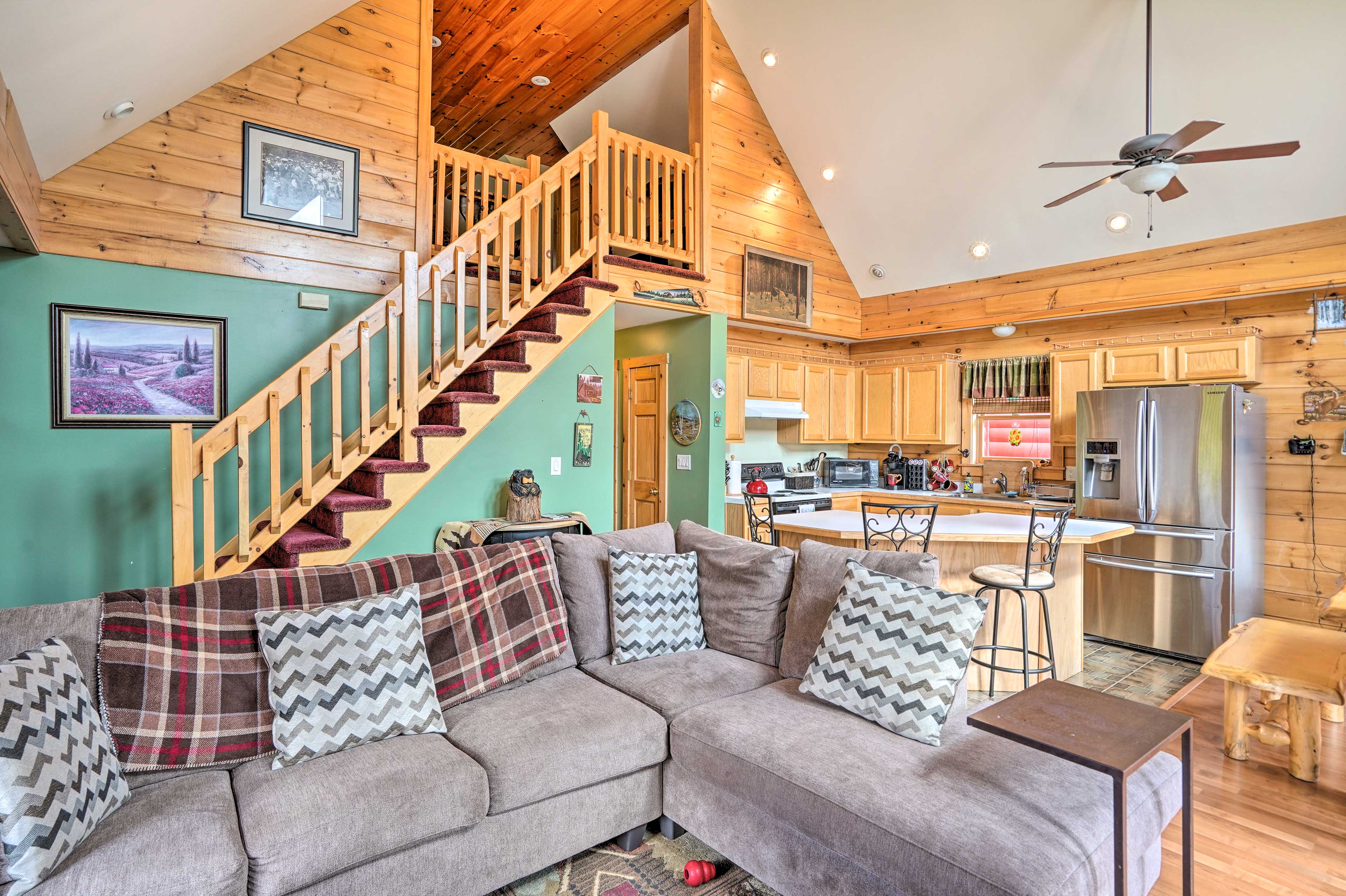 Grand Windham Retreat w/ Fire Pit & Game Room